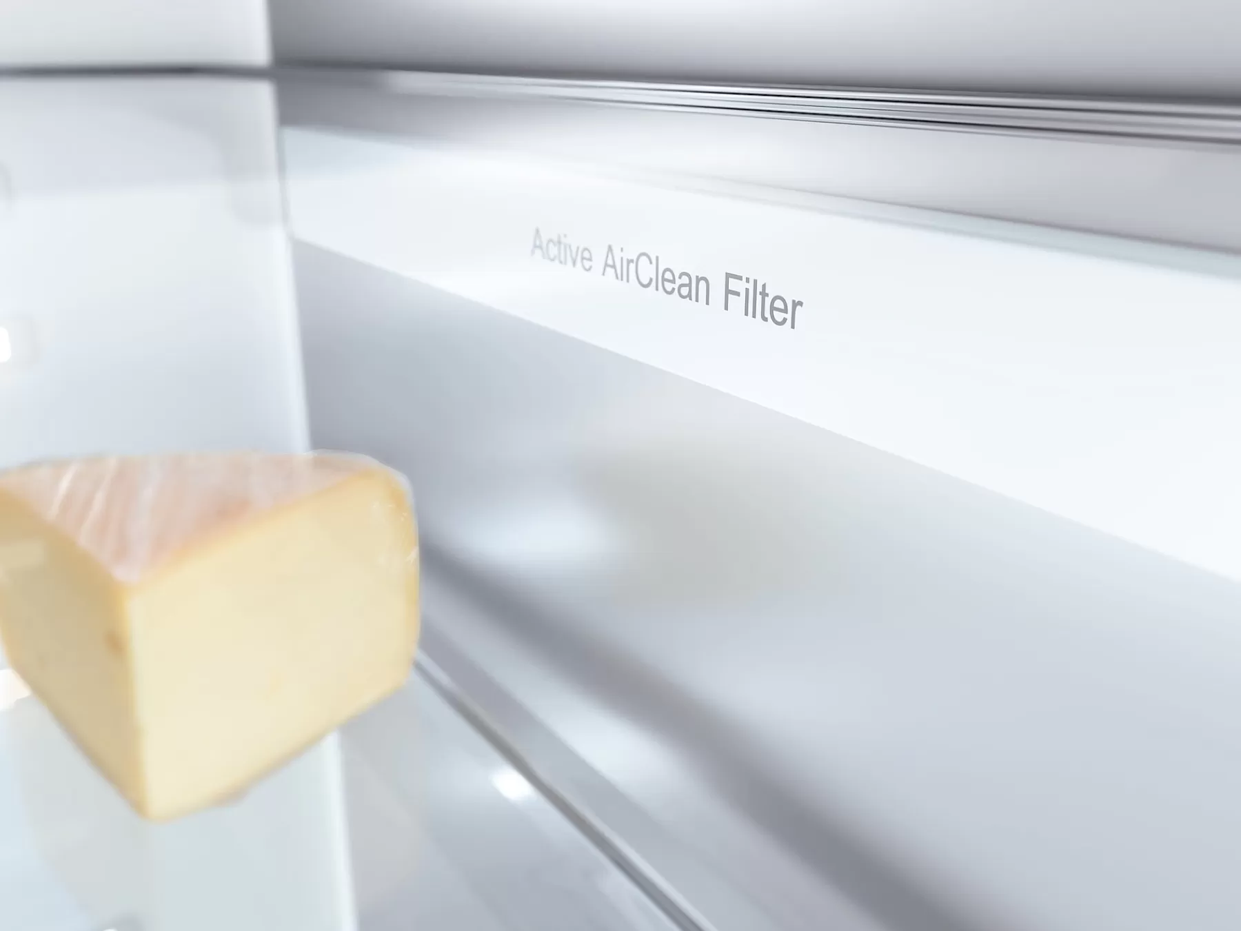 Miele Mastercool, Frigorifero Elegante Modello KF 2902 SF con Tecnologia Avanzata per una Conservazione Ottimale