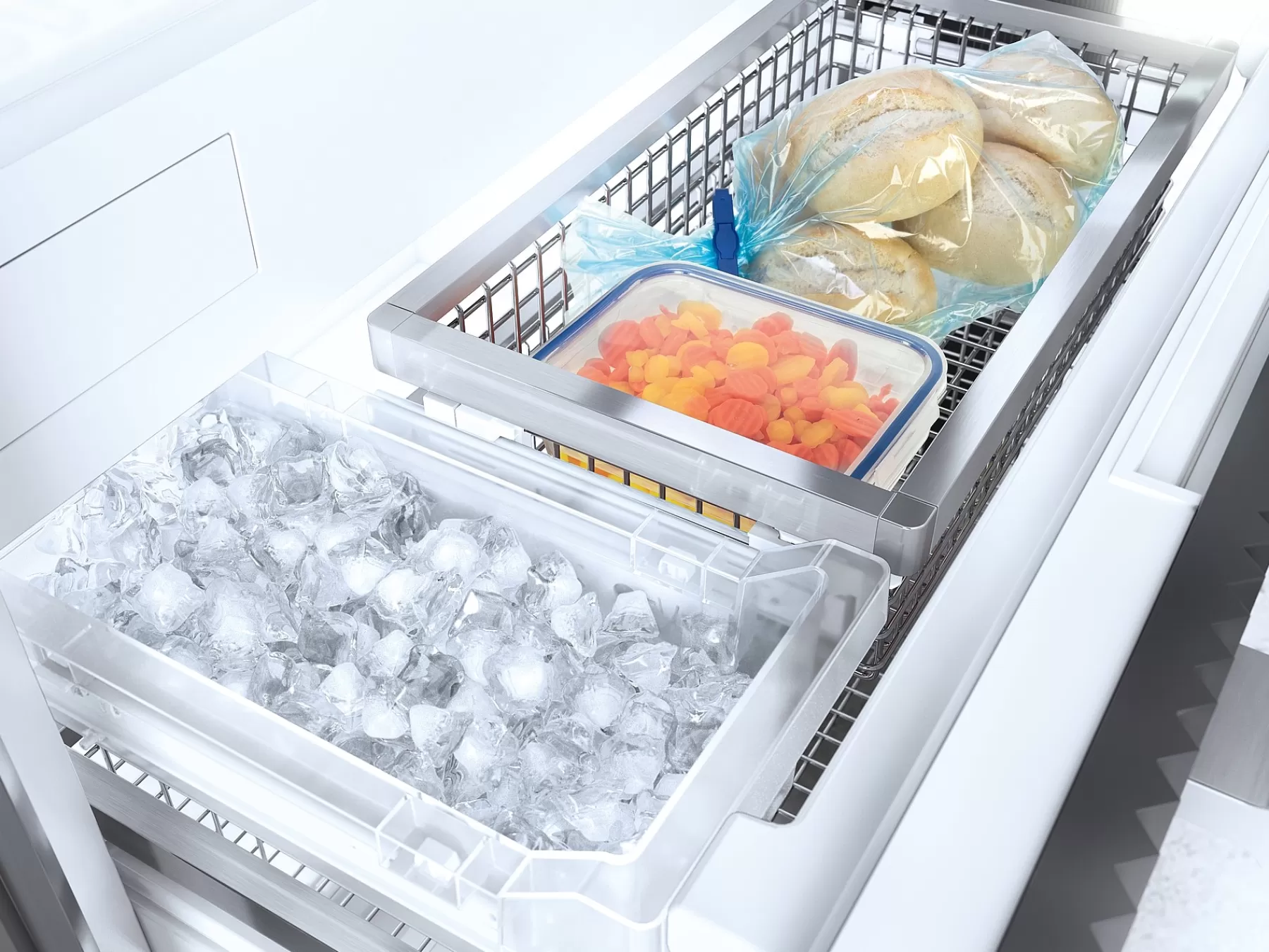 Miele Frigorifero Professionale Mastercool KF2982VI: Soluzione Silenziosa ad Alta Efficienza per Cucine Moderne
