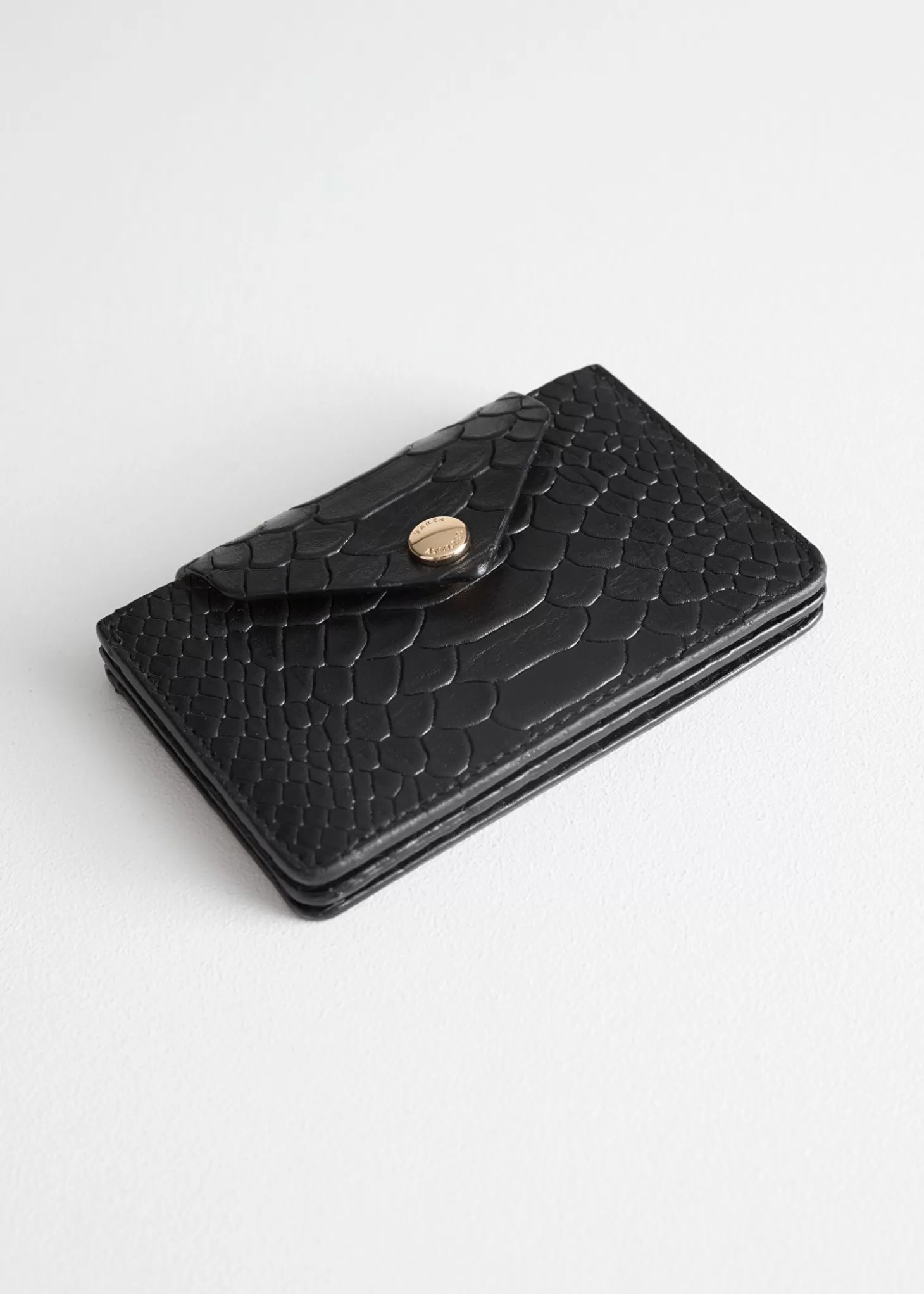 Portacarte Elegante in Pelle Nera - Design Minimal per Organizzazione Quotidiana | Collezione Online & Other Stories