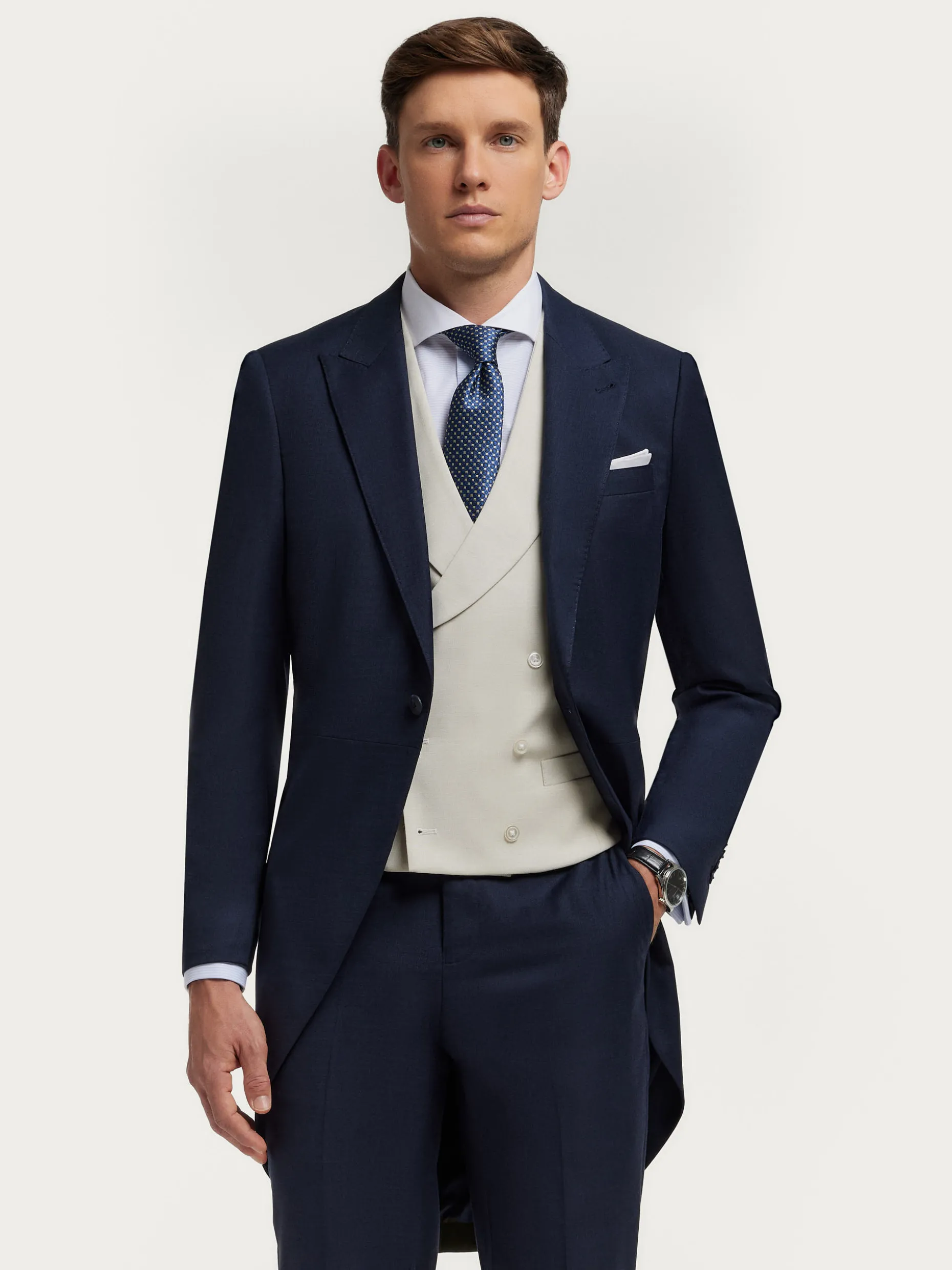 Elegante Abito da Sposa LEVITA CHAQUE - Collezione Esclusiva di Alvaro Moreno con Sconto Imperdibile!
