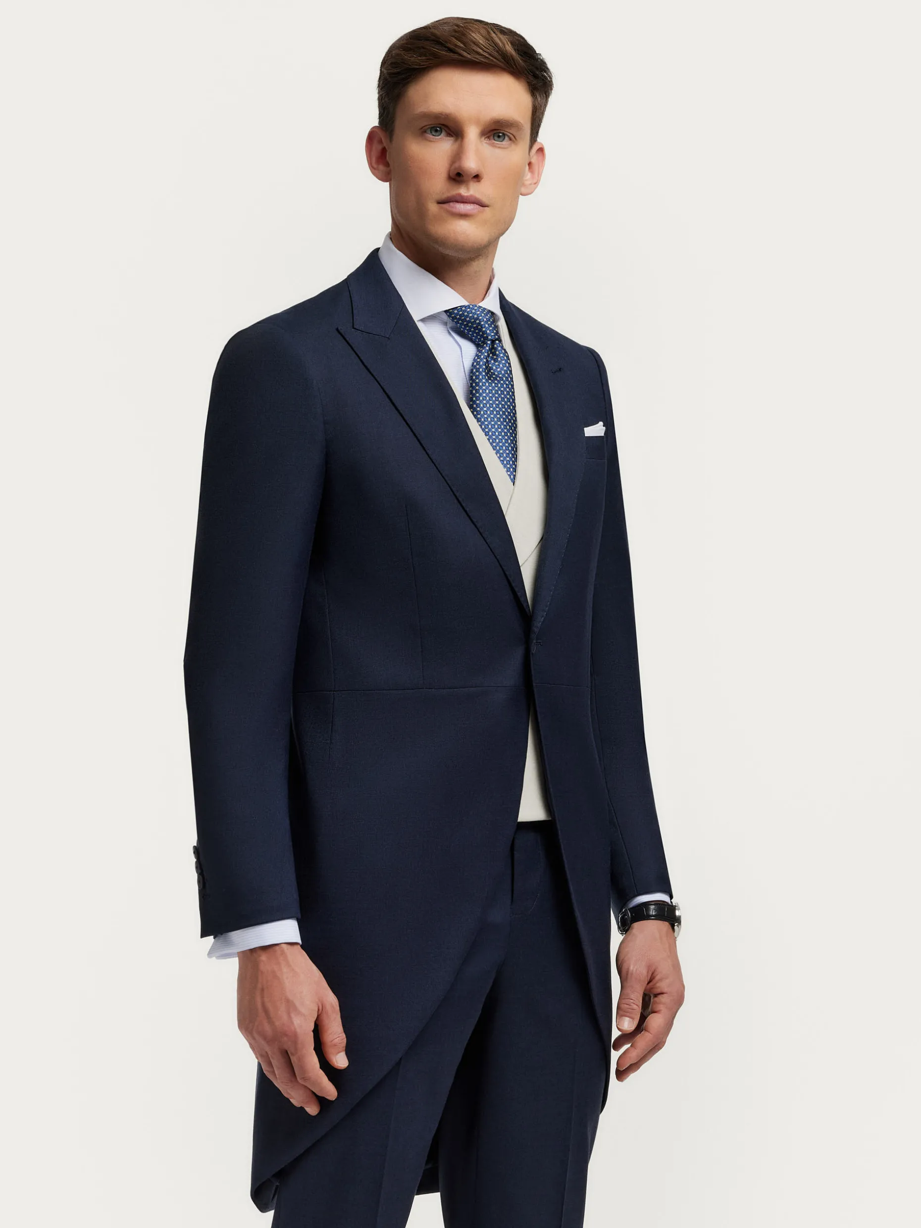 Elegante Abito da Sposa LEVITA CHAQUE - Collezione Esclusiva di Alvaro Moreno con Sconto Imperdibile!