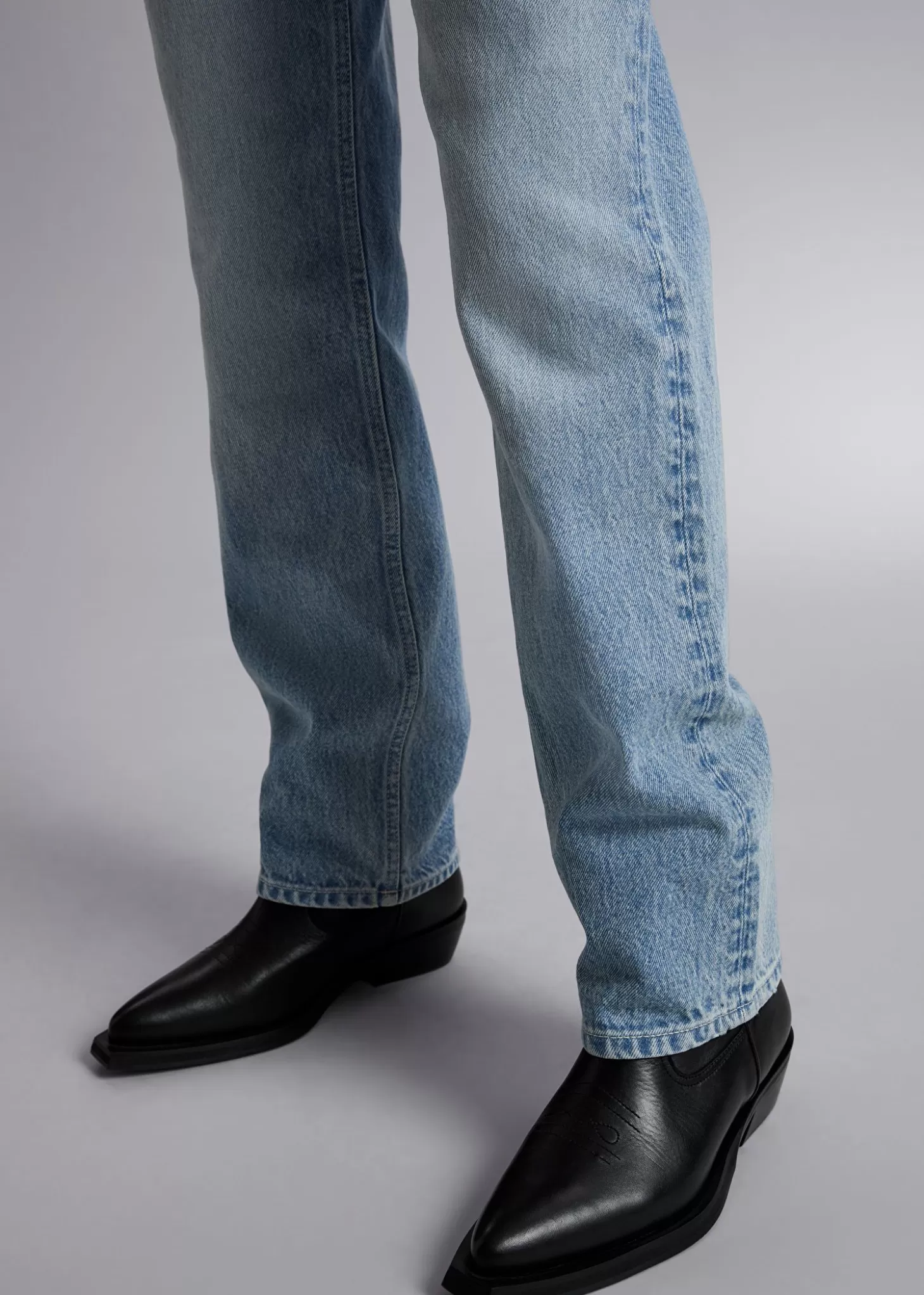 Offerta Estiva Jeans Sfilacciati Lige in Azzurro Chiaro - Other Stories Confezione Delicata con Tocco Vintage