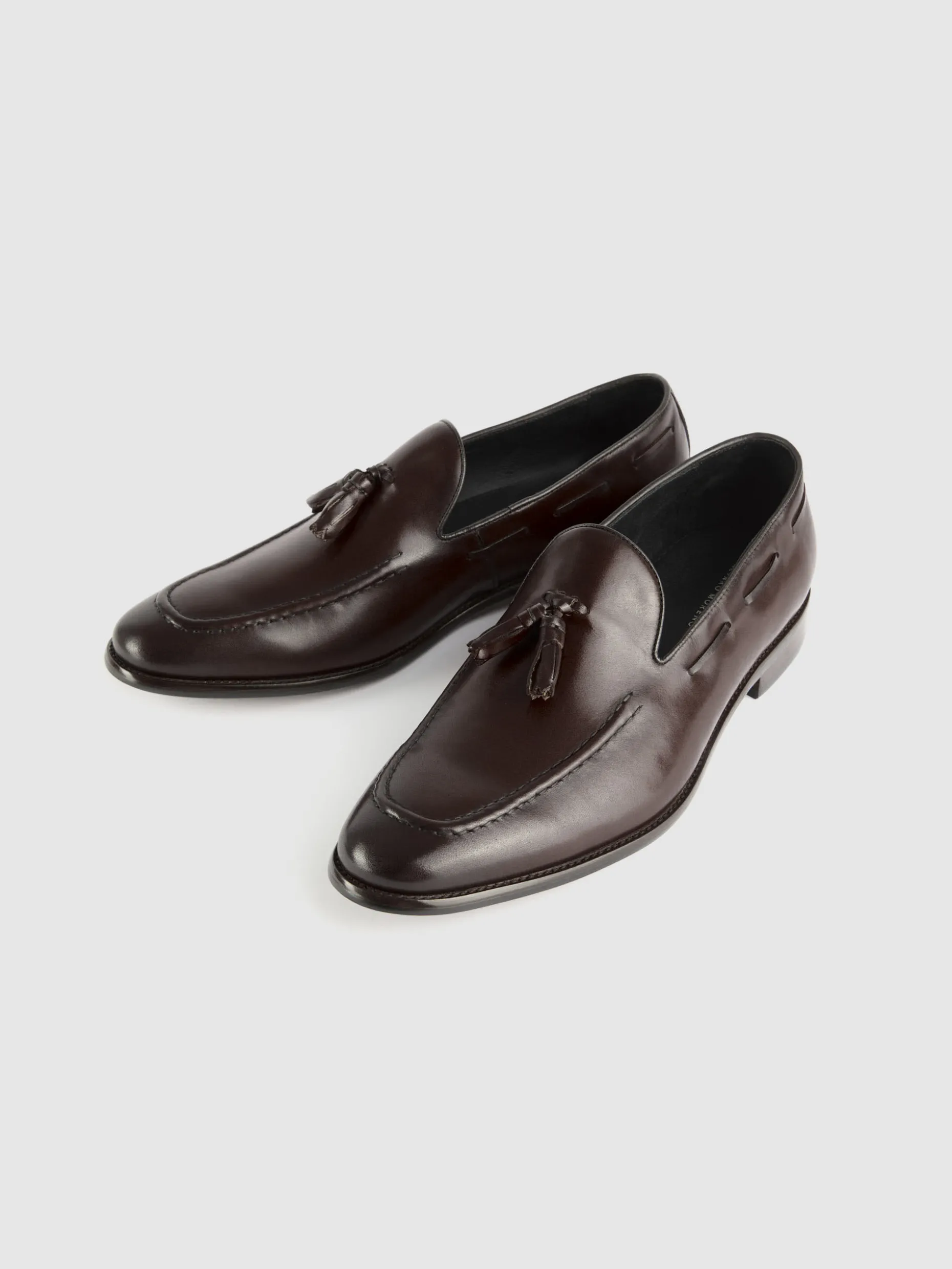 Loafer Eleganti con Borchie in Pelle Morbida - Marrone Scuro | Collezione Exclusiva Negozio Alvaro Moreno