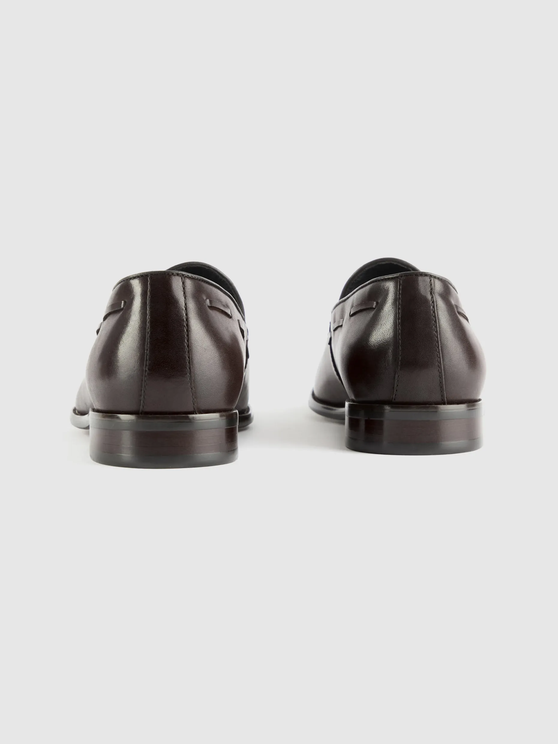 Loafer Eleganti con Borchie in Pelle Morbida - Marrone Scuro | Collezione Exclusiva Negozio Alvaro Moreno