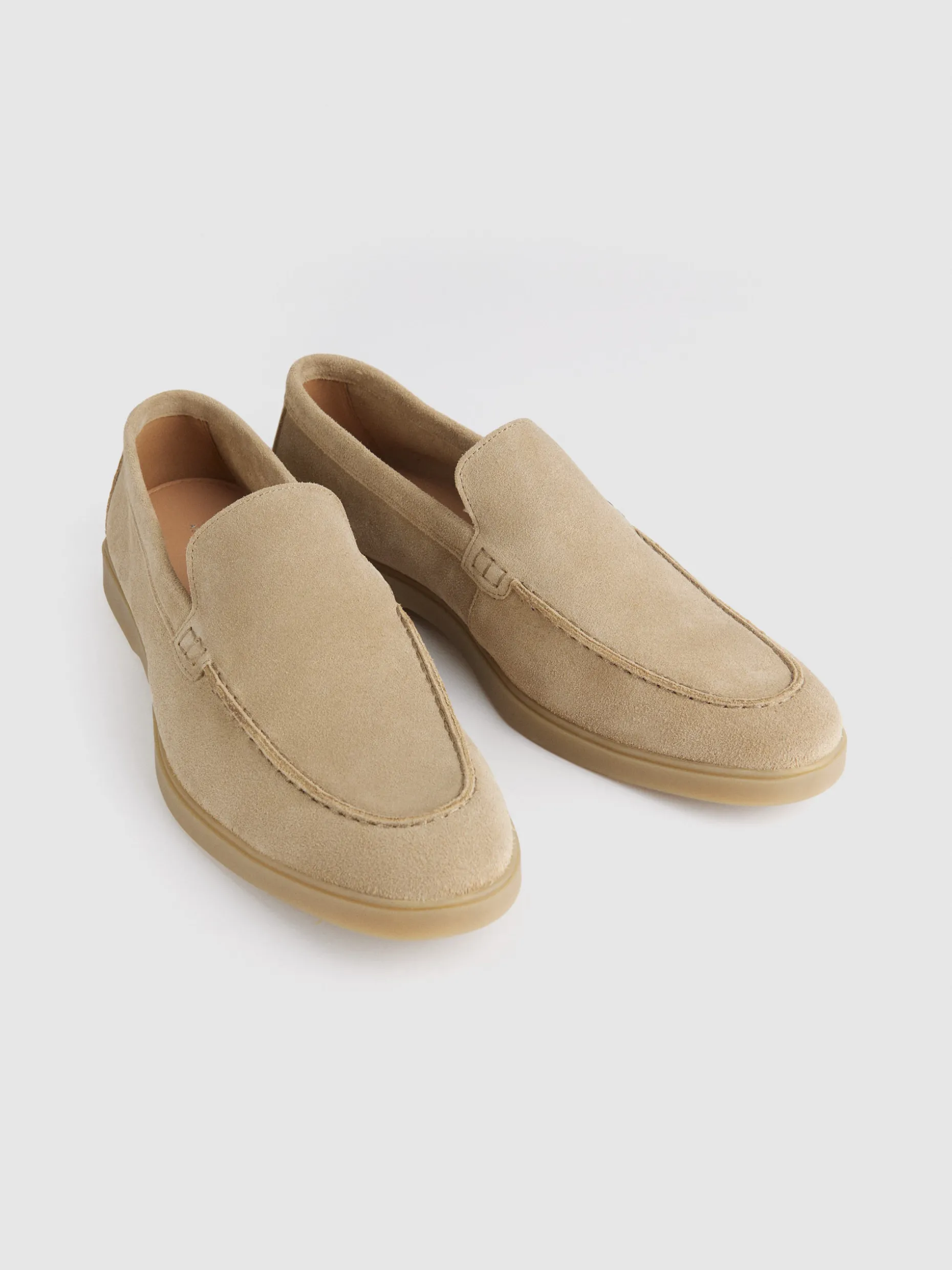 Mocassino in Pelle Scamosciata - Conforto Artigianale e Stile Classico | Negozio Alvaro Moreno - Dettagli Eleganti
