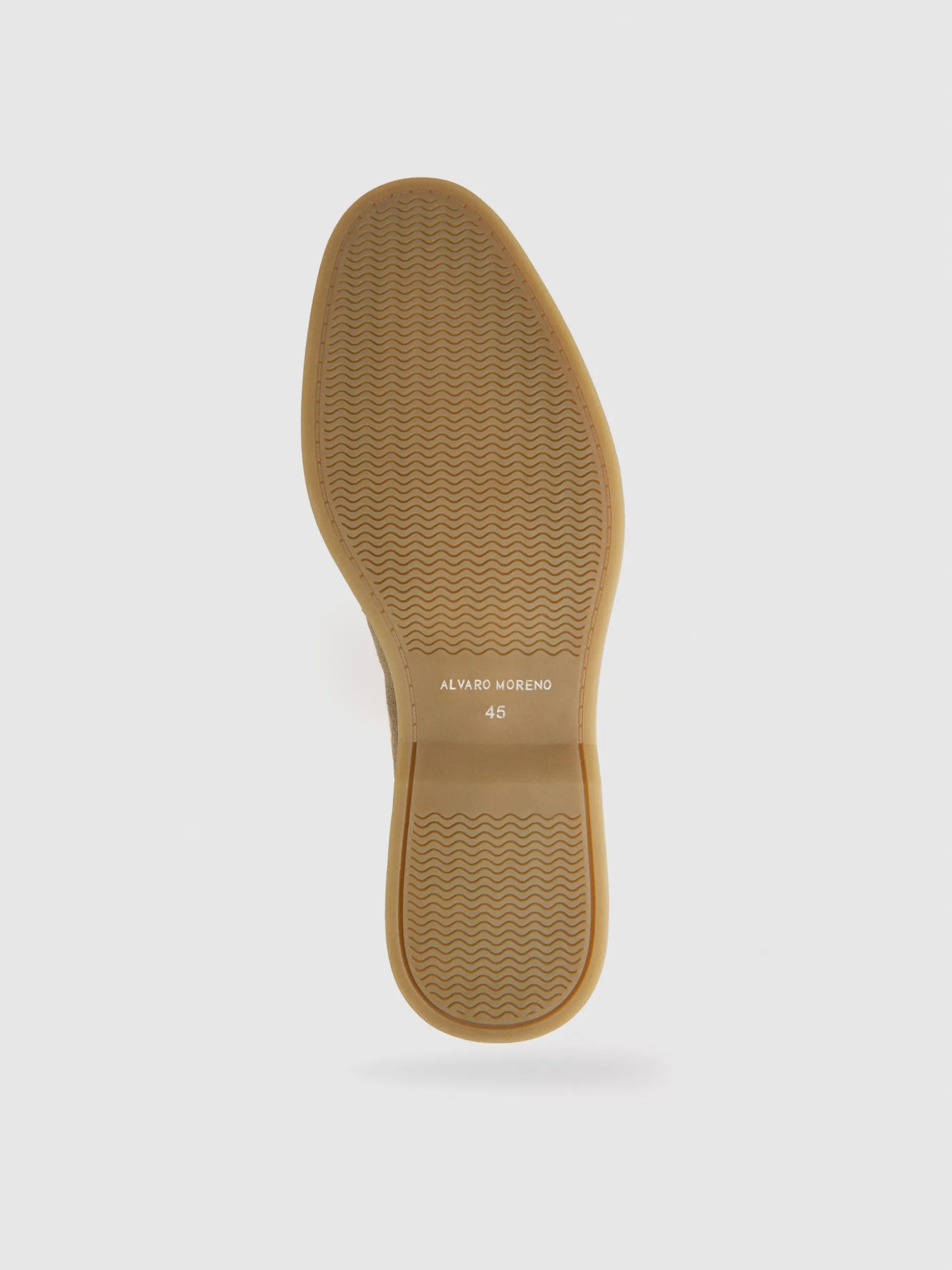 Mocassino in Pelle Scamosciata - Conforto Artigianale e Stile Classico | Negozio Alvaro Moreno - Dettagli Eleganti