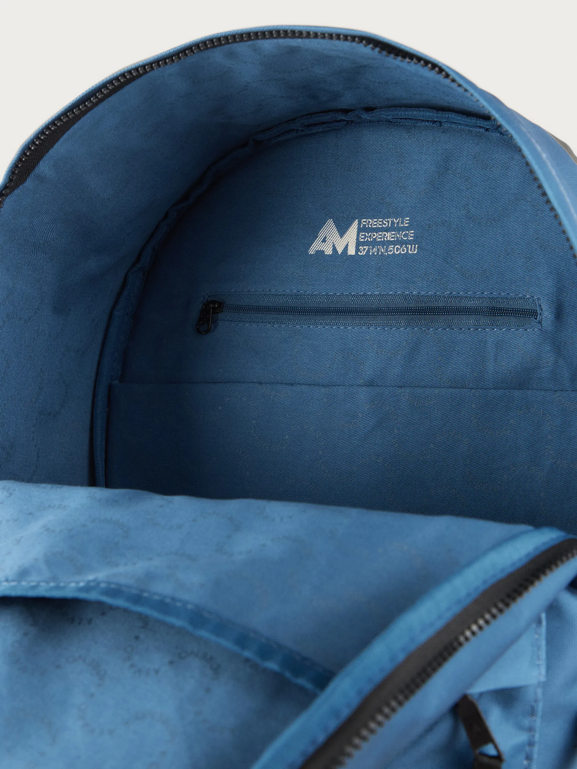 Zaino Guido - Design Moderno | Outlet Alvaro Moreno | Borsa Pratica con Stile Urbano