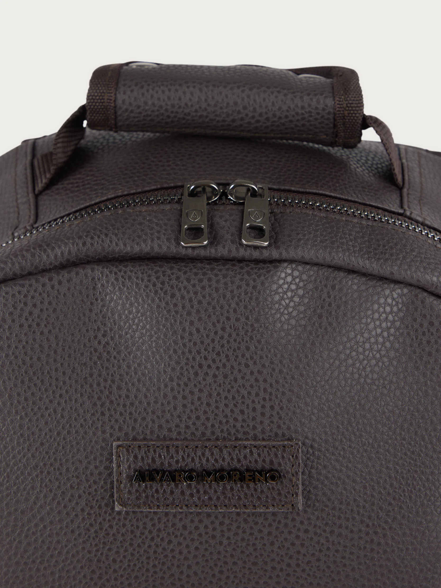 Zaino Rocco in Pelle Marrone di Alvaro Moreno - Design Robusto e Prezzo Accessibile