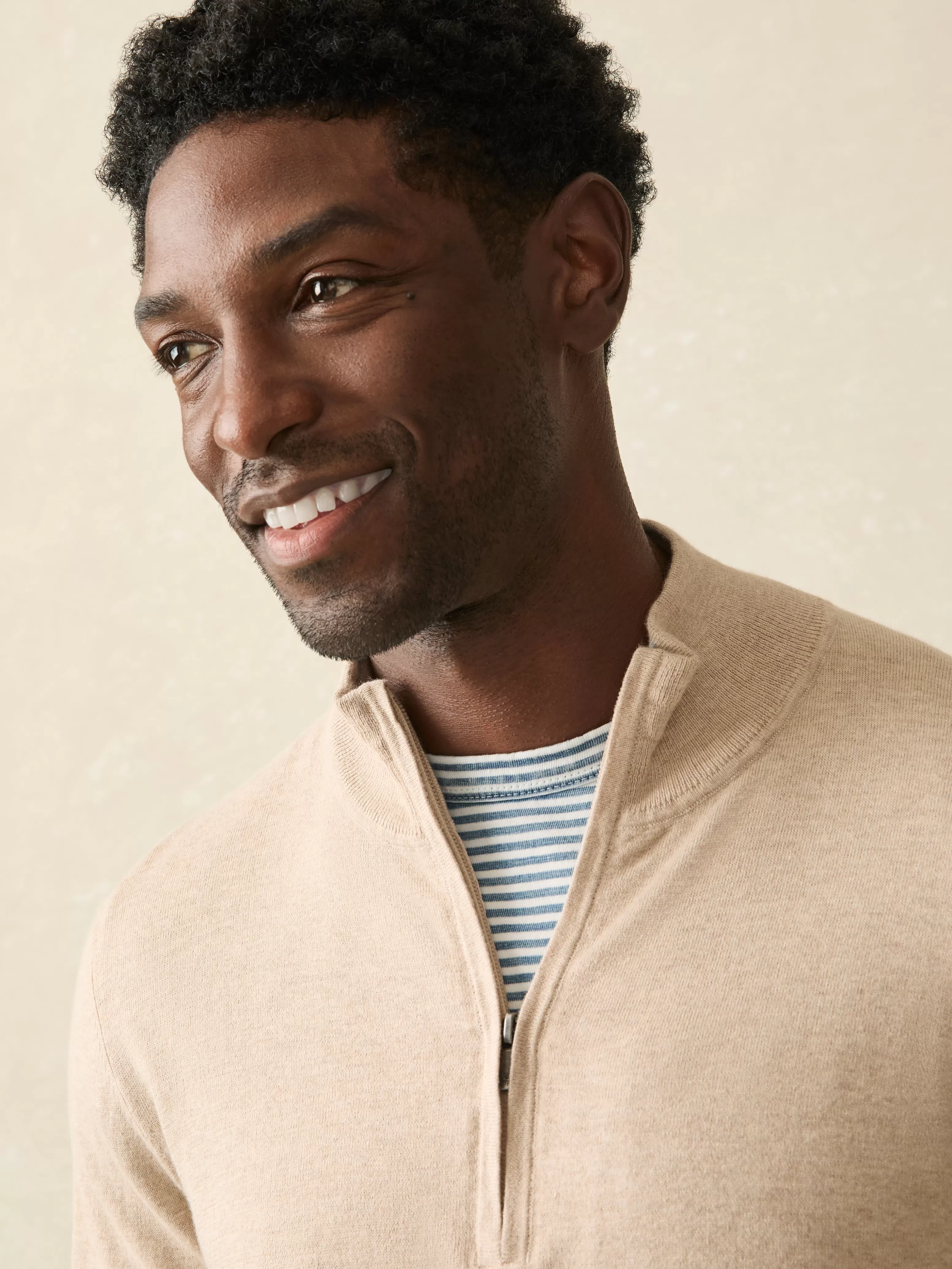 Maglione Sportivo con Zip a Quarti - Taglio Allungato per Massima Comodità | Collezione Attiva Faherty, Stagione Calda