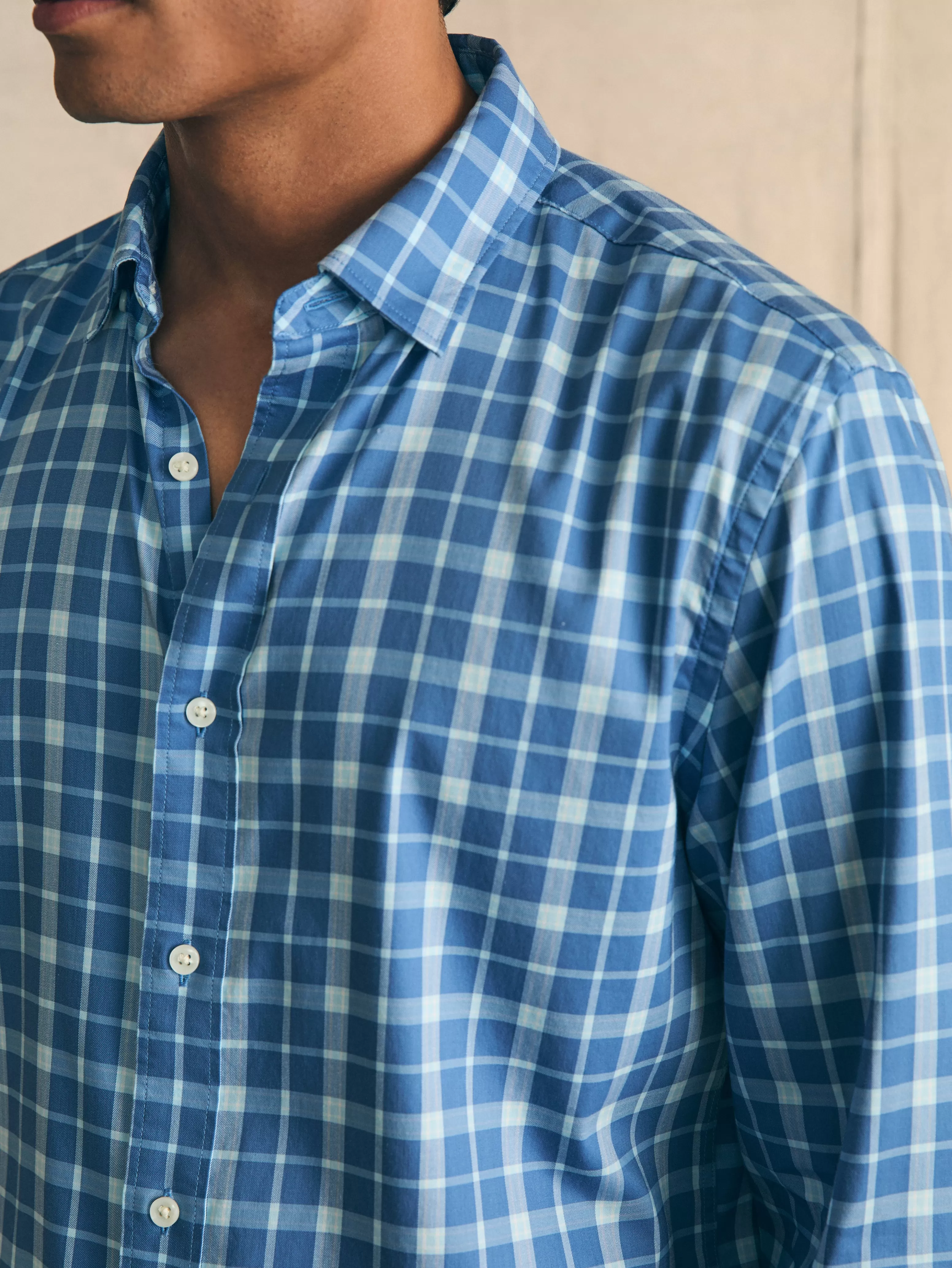 Maglia Sportiva Leggera Faherty™ - Design Attivo per Estate 2024 con Tessuto Traspirante e Comfort Ottimale