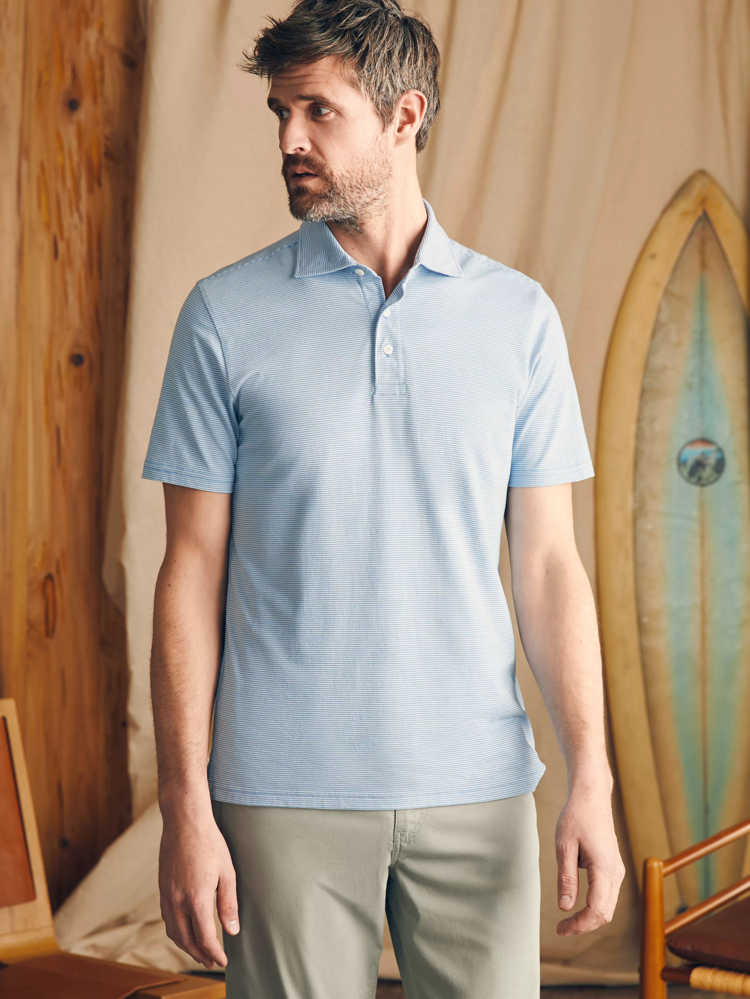 Faherty Saldi Estivi: Polo Elegante in Tessuto Piquet con Maniche Corte - Modello Movement