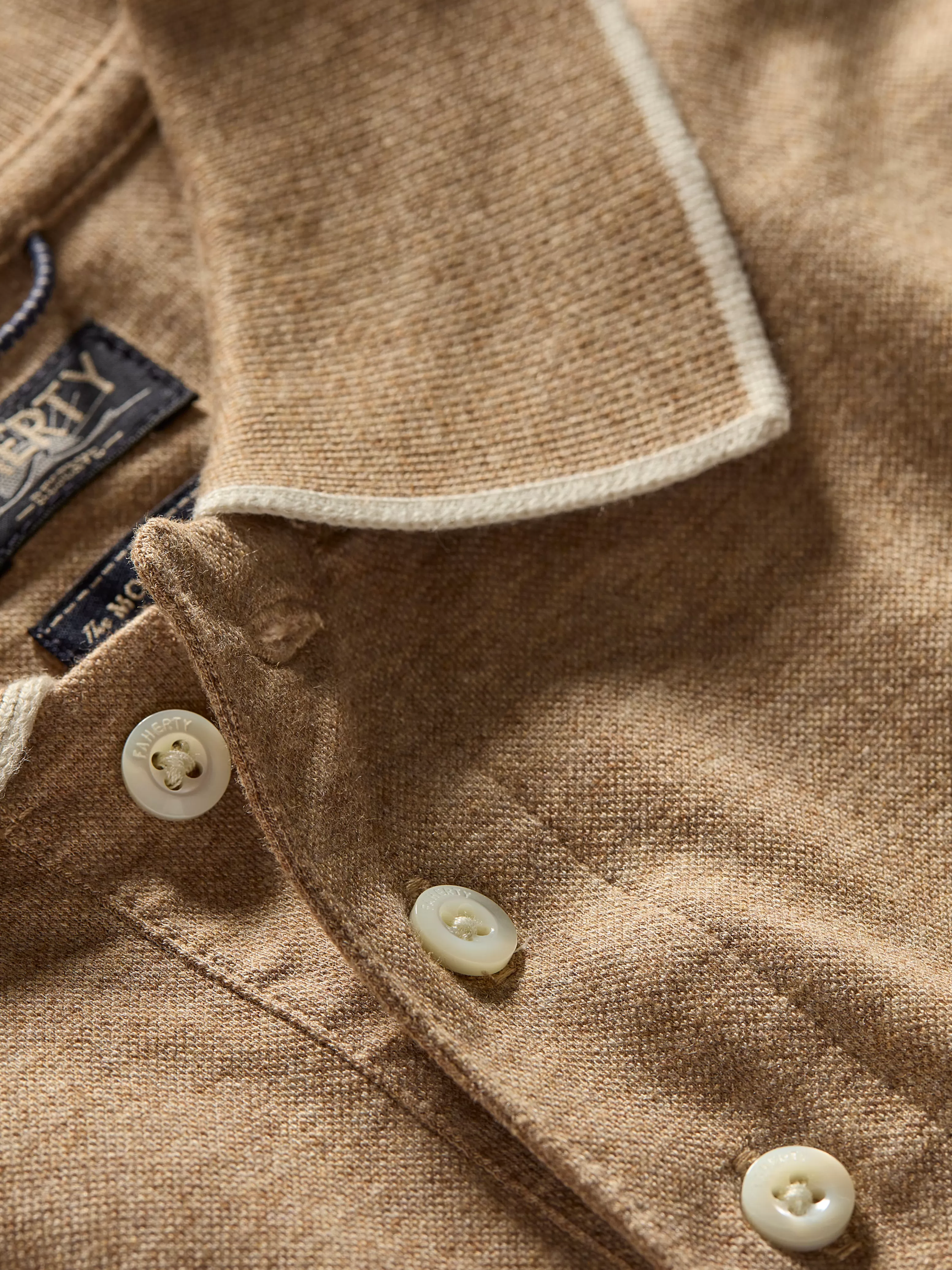 Faherty Brand - Eccellenza di Stile: Polo in Piquet Manica Corta della Collezione Movement™, Confortevole e Fresco per l'Estate
