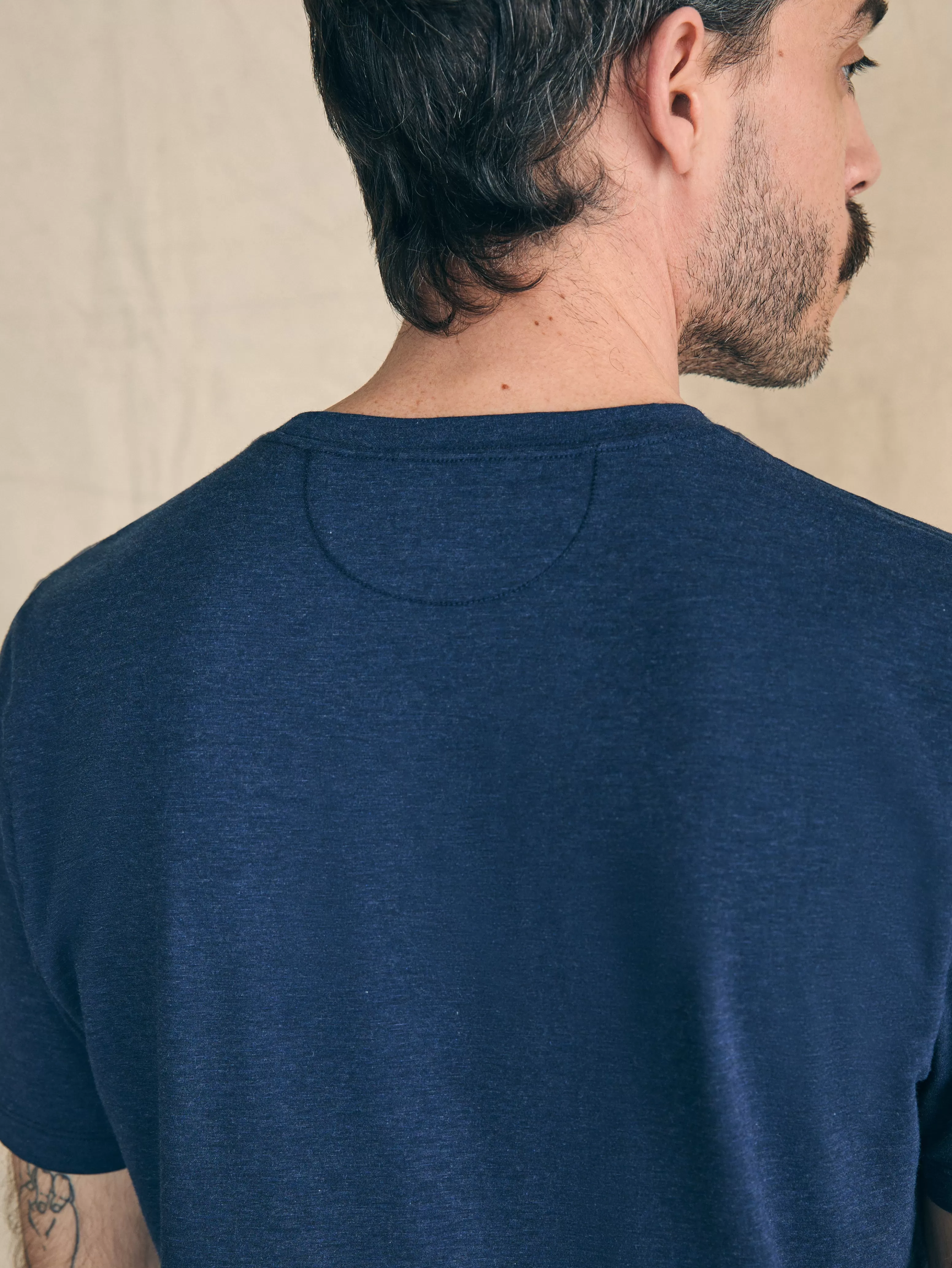 Faherty Brand | Maglietta Uomo Donna a Maniche Corte Movement™ – Offerta Imperdibile Scopri la collezione esclusiva