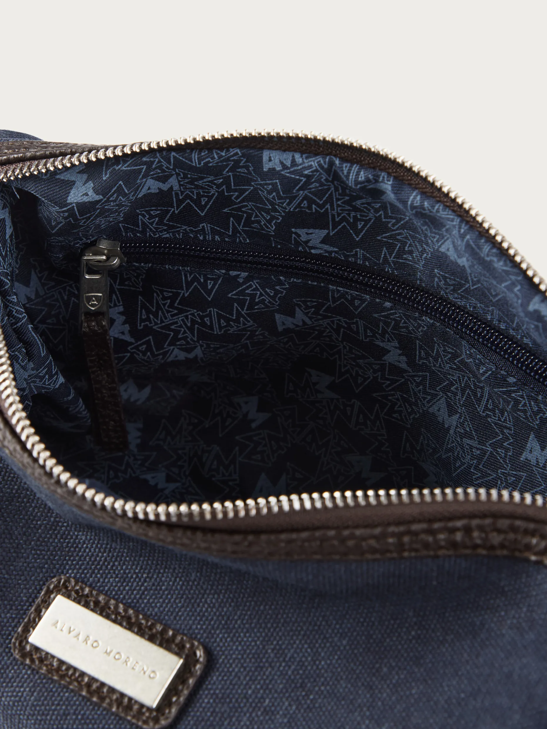Borsa da Toilette Elegante Nolan - Accessorio Viaggio Essenziale | Negozio Alvaro Moreno