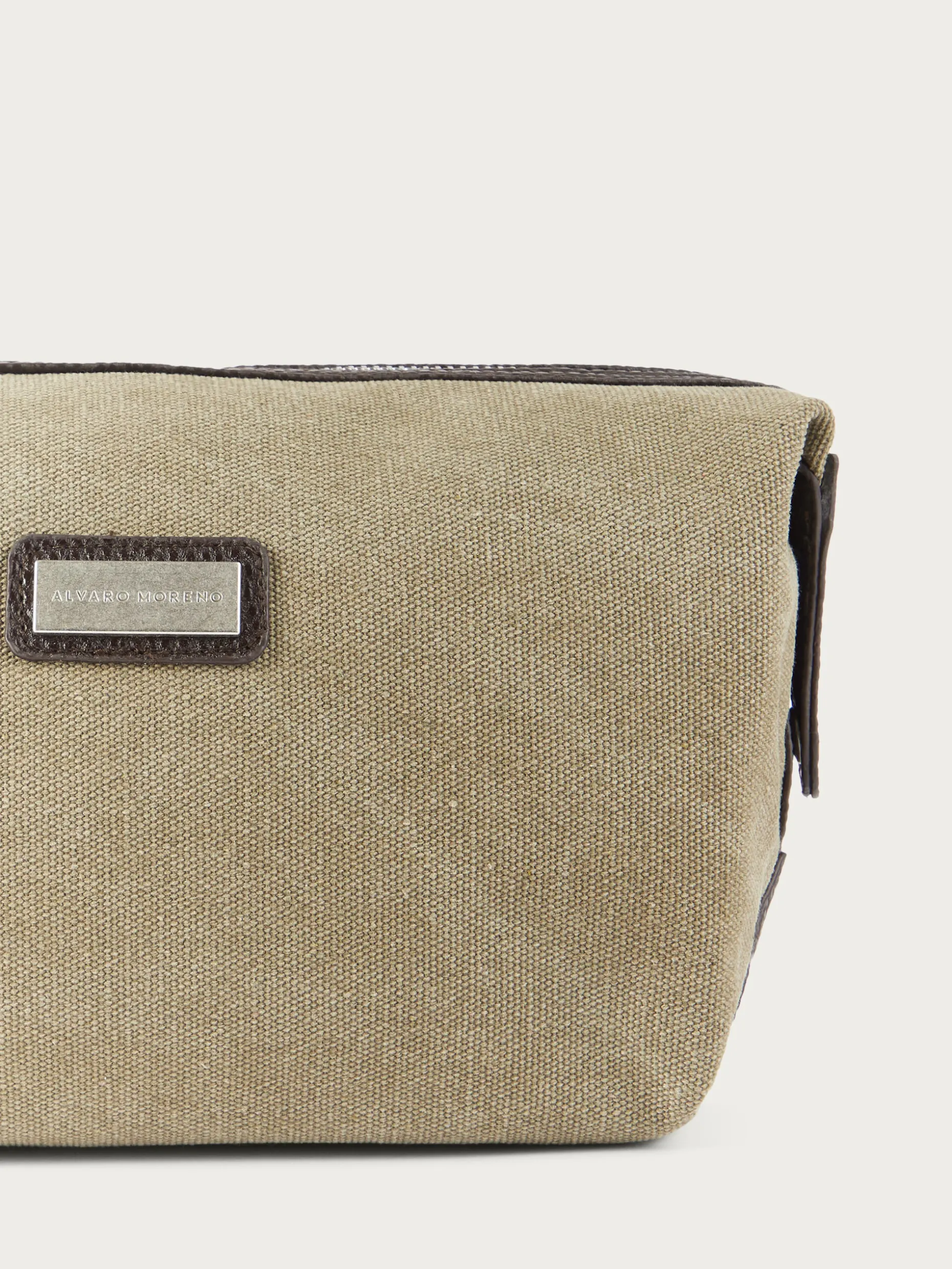 Borsello da Viaggio Elegante Nolan con Design Esclusivo di Alvaro Moreno