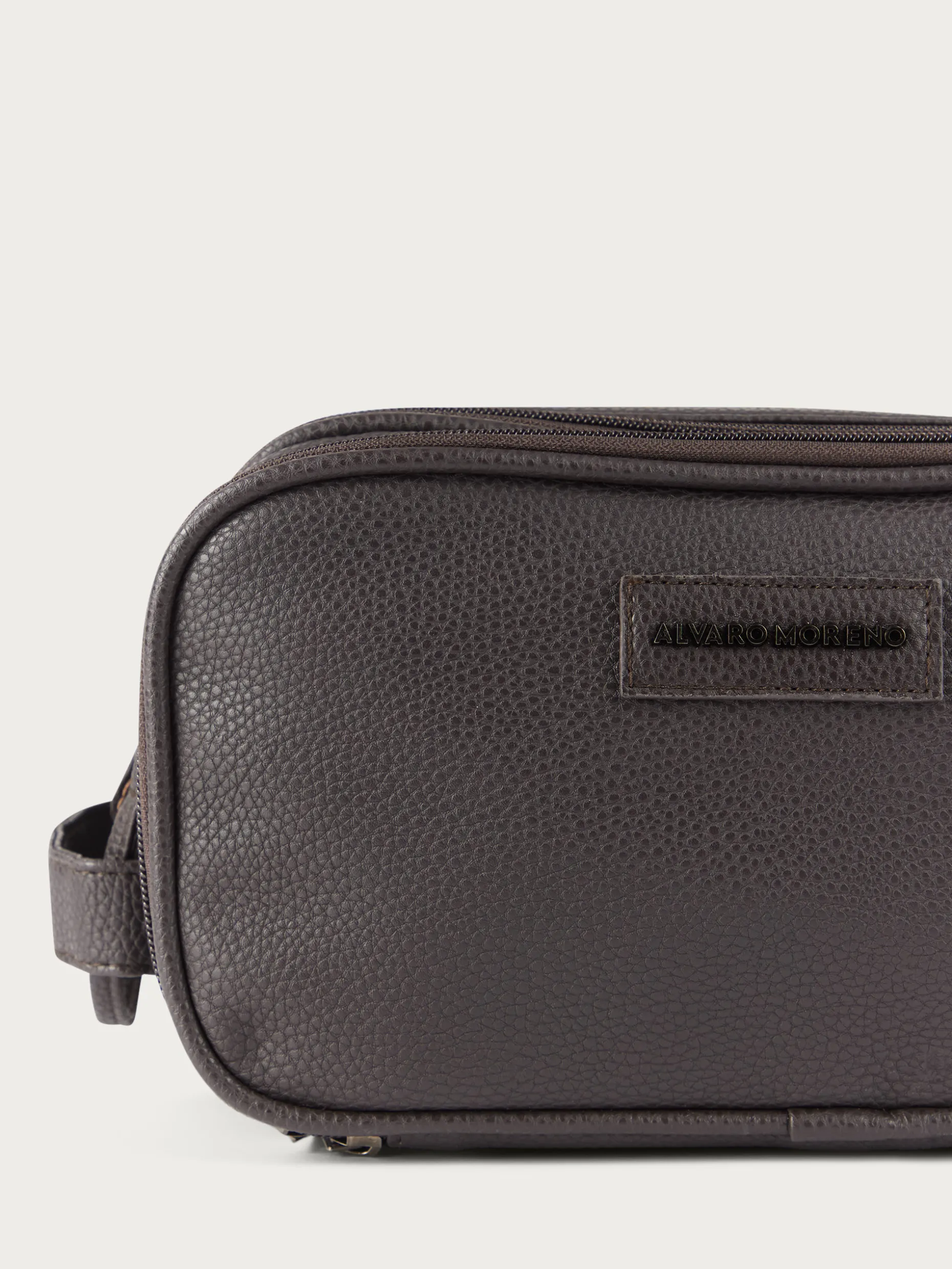 Alvaro Moreno – Necessaire Elegante Modello Rocco in Pelle Marrone, Offerta Speciale