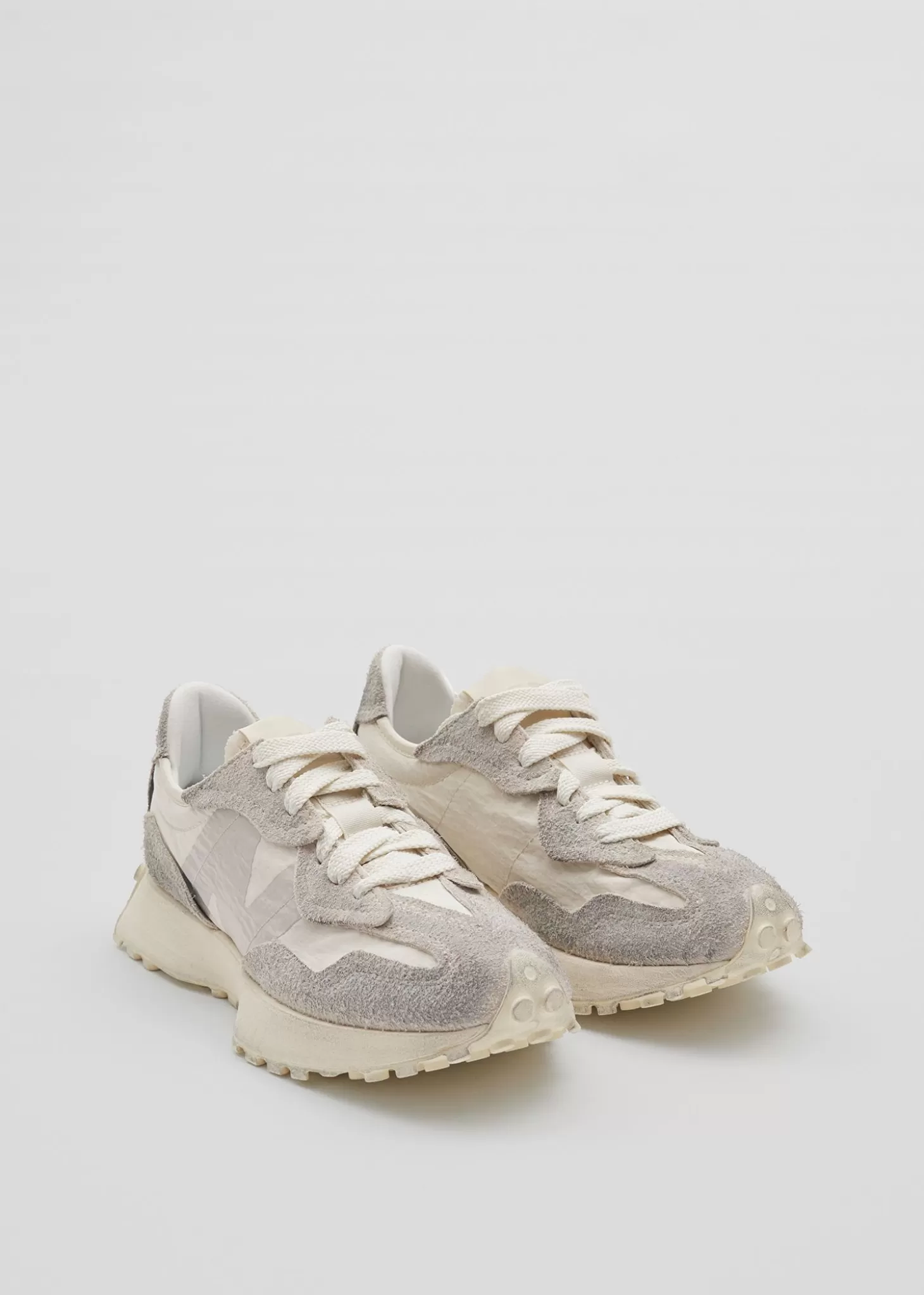 New Balance 327 Scarpe Sportive in Tonalità Sabbia Grigia - Edizione Esclusiva Other Stories
