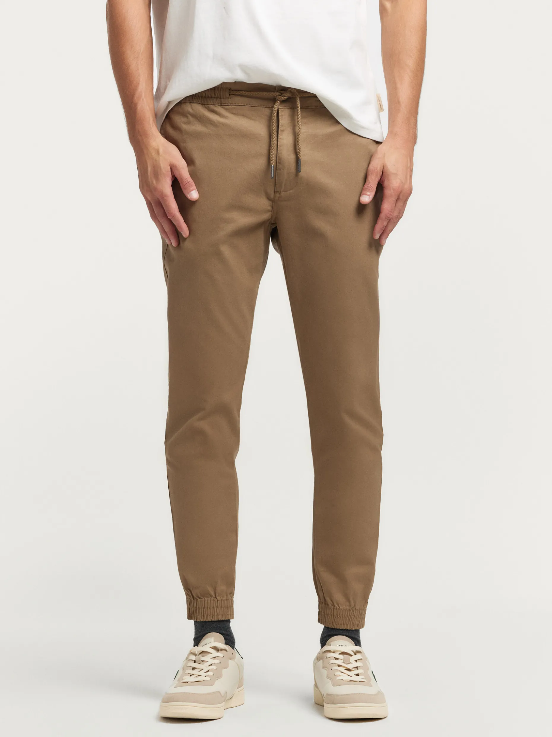 Pantaloni Eleganti Uomo Ander - Collezione Premium in Esclusiva presso Alvaro Moreno Outlet 

Pantaloni Uomo Ander - Taglio Moderno e Confezione di Qualità, Disponibili Presso Alvaro Moreno 

Pantaloni Casual Ander per Uomo - Stile Unico in Offerta Speciale da Alvaro Moreno Outlet 

Pantaloni Uomo Ander - Comodi e Stilosi in Esclusiva da Alvaro Moreno Outlet