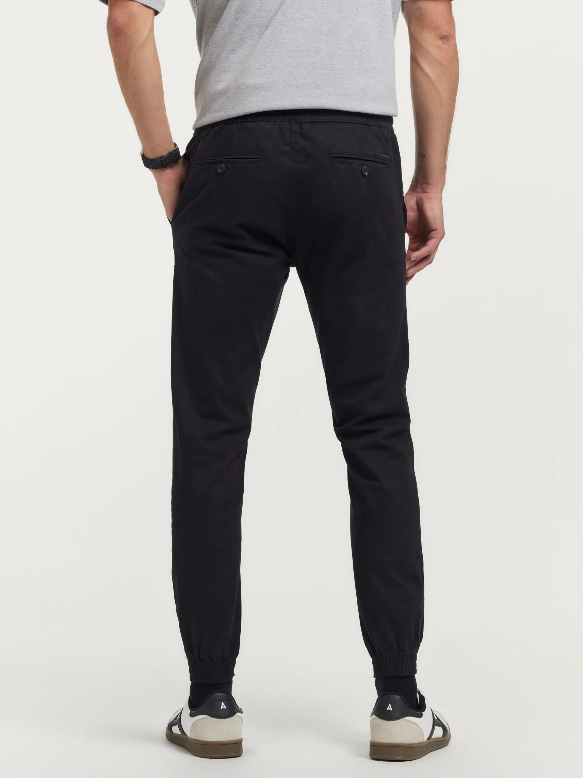Pantaloni ANDER - Confortevoli e Stilizzati da Alvaro Moreno Outlet