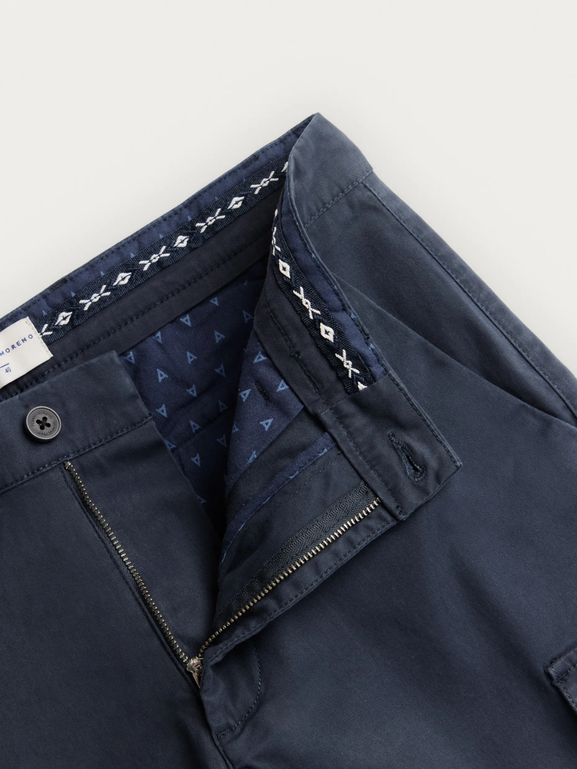 Pantaloni Uomo Buffalo Design Alvaro Moreno - Tessuto Premium con Sconto Flash fino al 60%