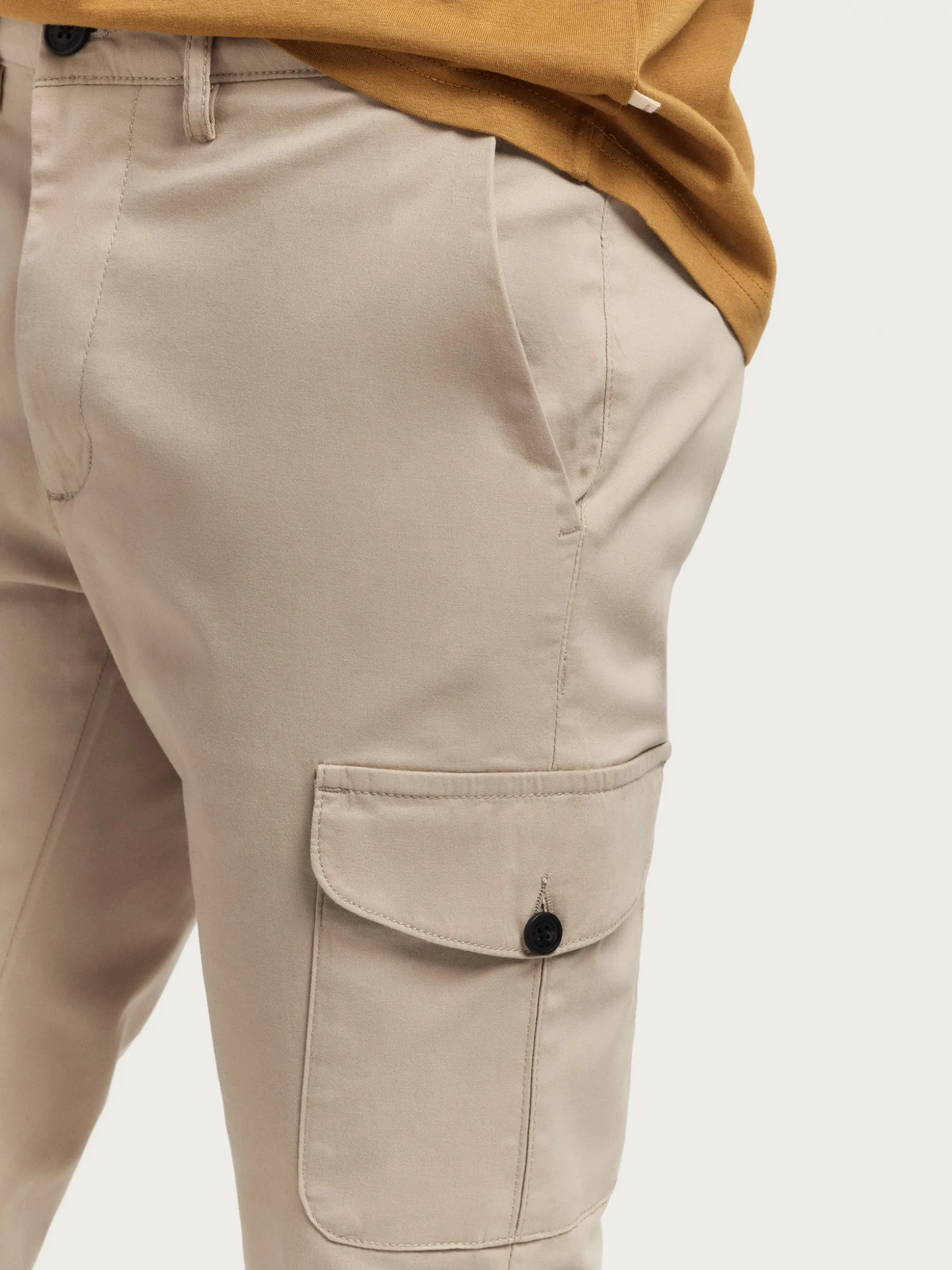 Pantaloni Uomo Buffalo in Tessuto Premium - Offerta Speciale Alvaro Moreno Edizione Limitata