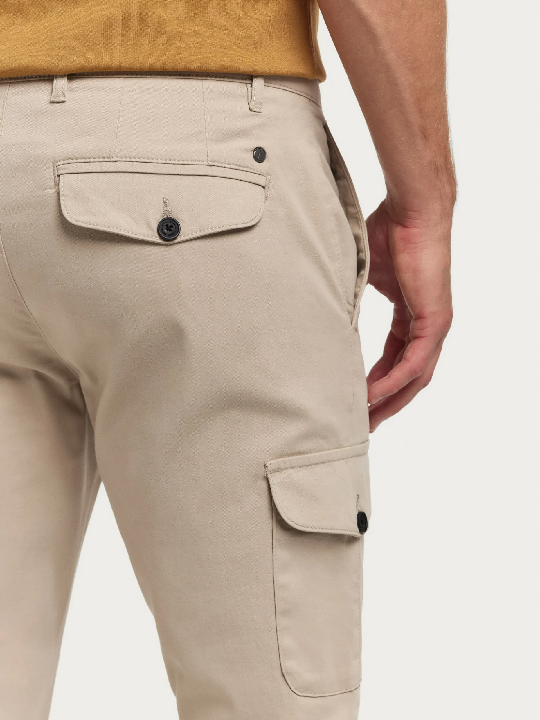 Pantaloni Uomo Buffalo in Tessuto Premium - Offerta Speciale Alvaro Moreno Edizione Limitata