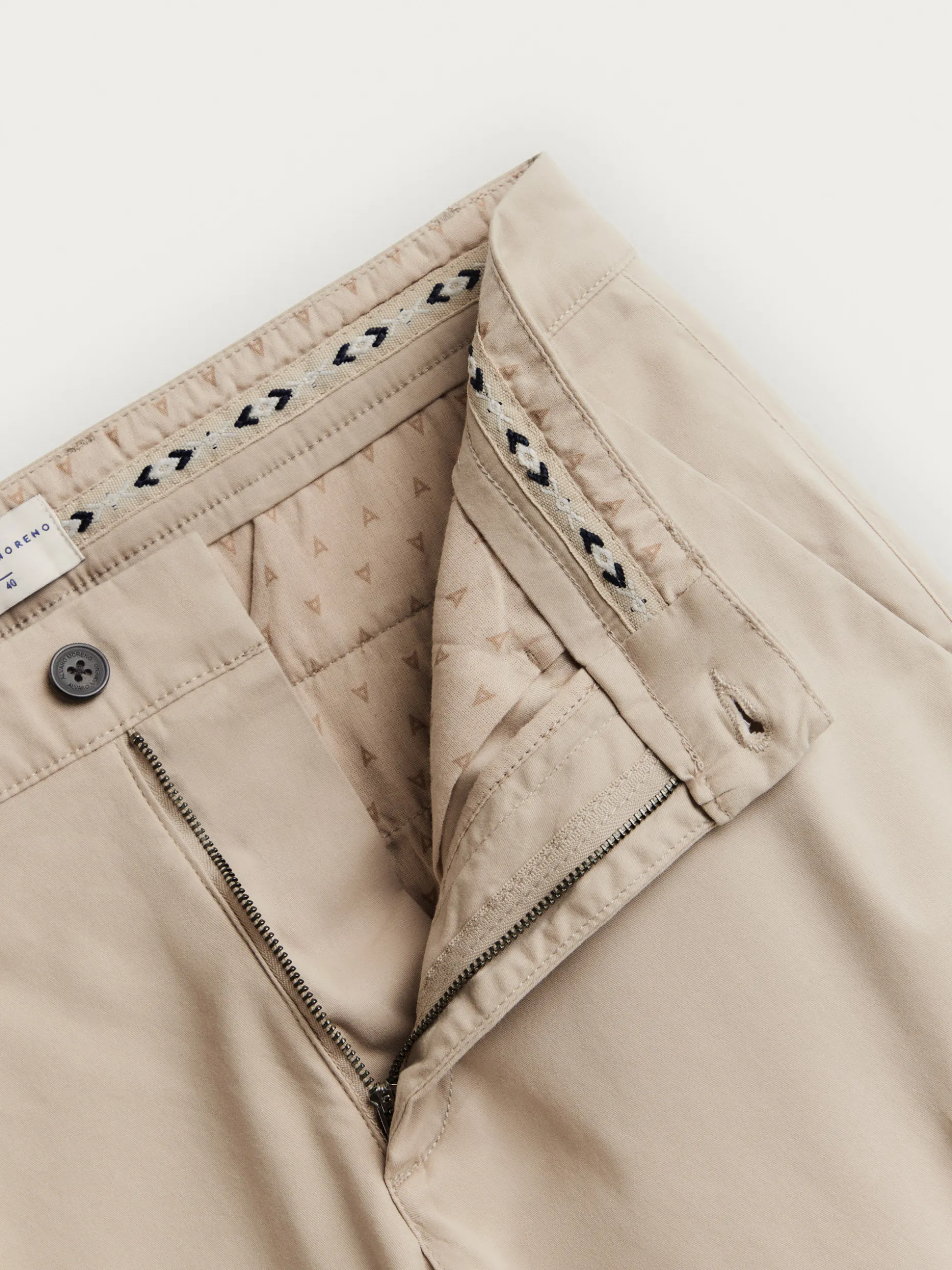 Pantaloni Uomo Buffalo in Tessuto Premium - Offerta Speciale Alvaro Moreno Edizione Limitata