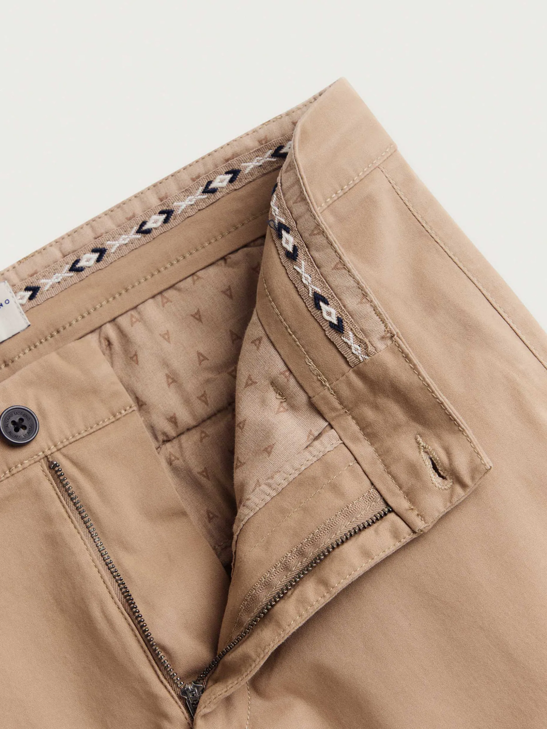 Pantaloni Buffalo Uomo - Design Moderno e Confortevole | Collezione Esclusiva Alvaro Moreno