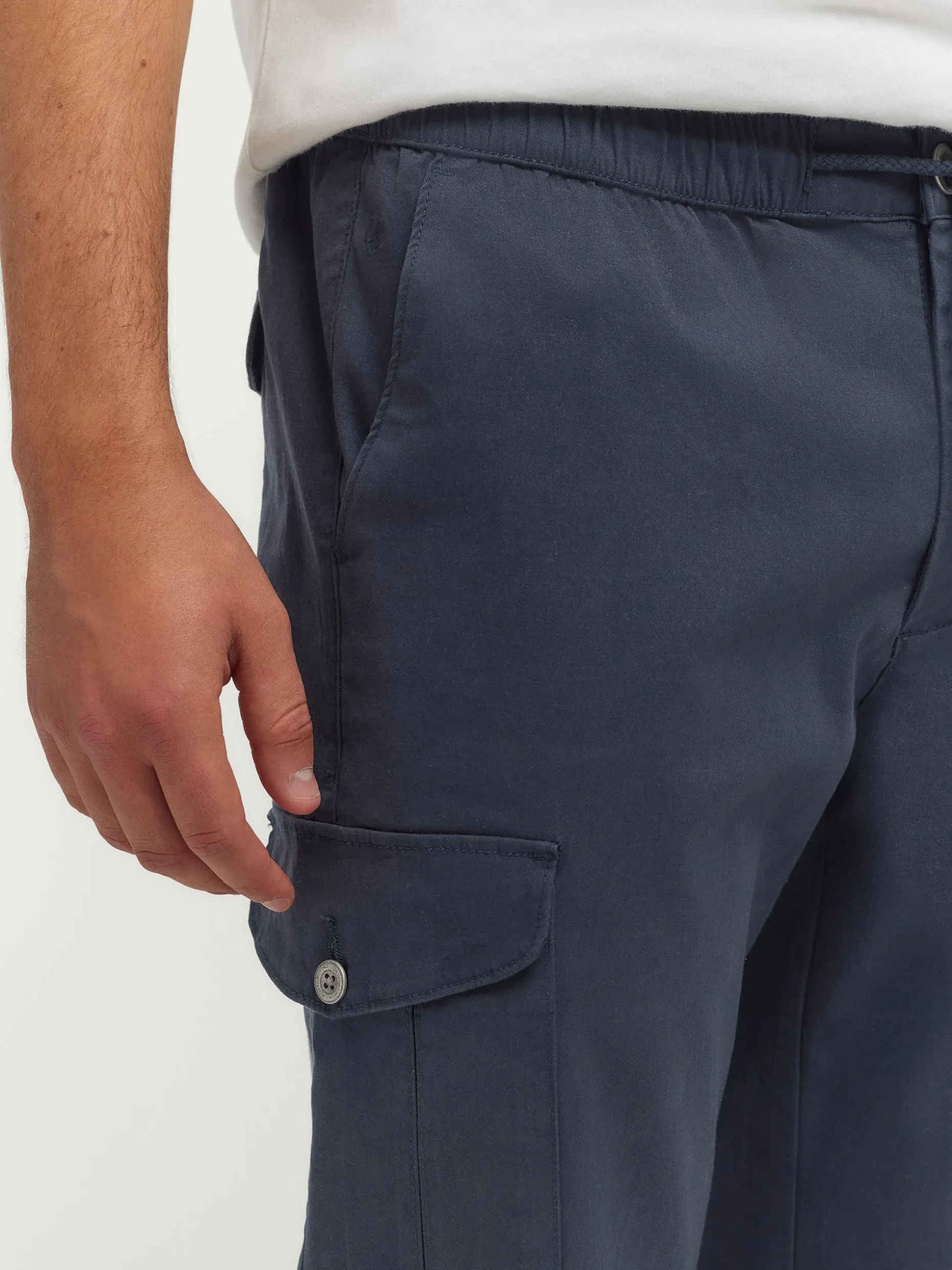 Pantaloni Uomo Bufford by Alvaro Moreno - Modello Classico Comfort Moderno in Tessuto Premium, Design Elegante per Stile Quotidiano, Disponibile Presso il Nostro Outlet Esclusivo Confezione di Qualità Superiore