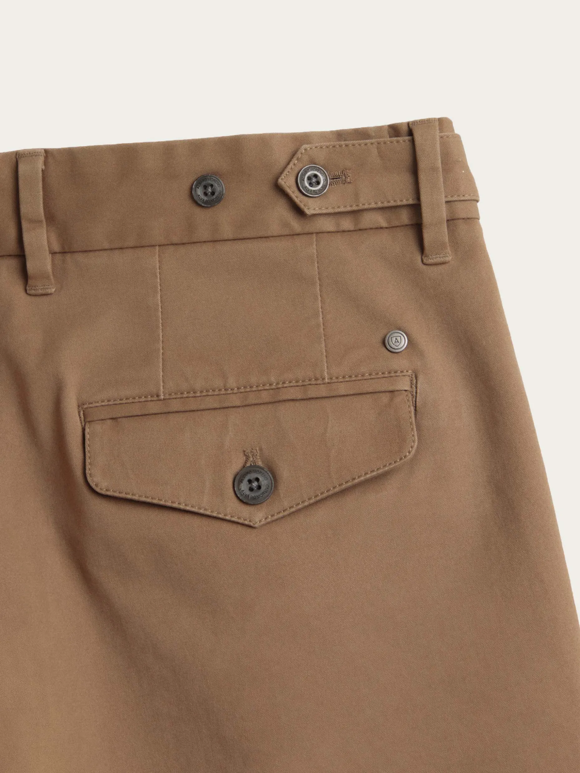 Pantaloni Classici Carota - Confortevoli in Offerta by Alvaro Moreno
