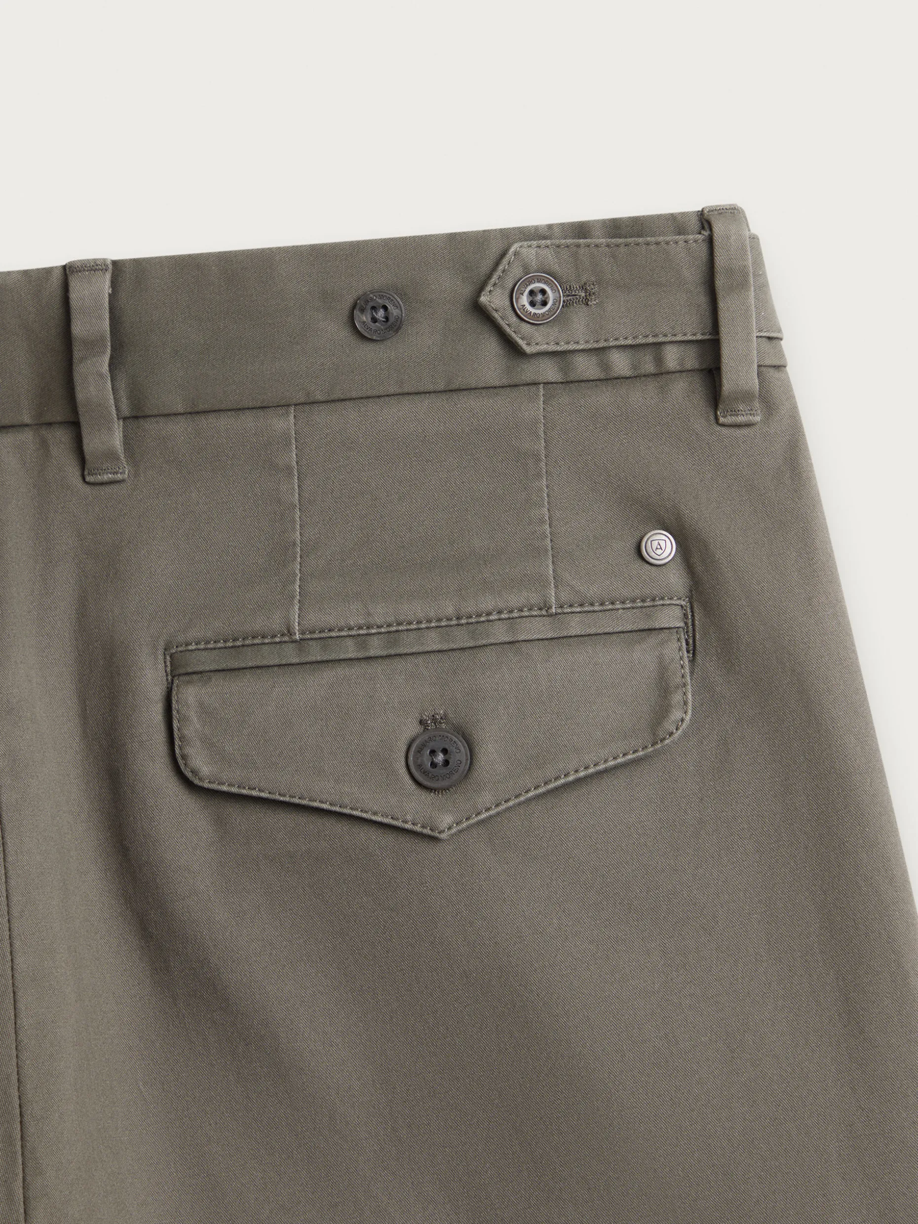Pantaloni a Carota Elasticizzati Alvaro Moreno - Taglio Moderno e Confortevole con Prezzi Accessibili