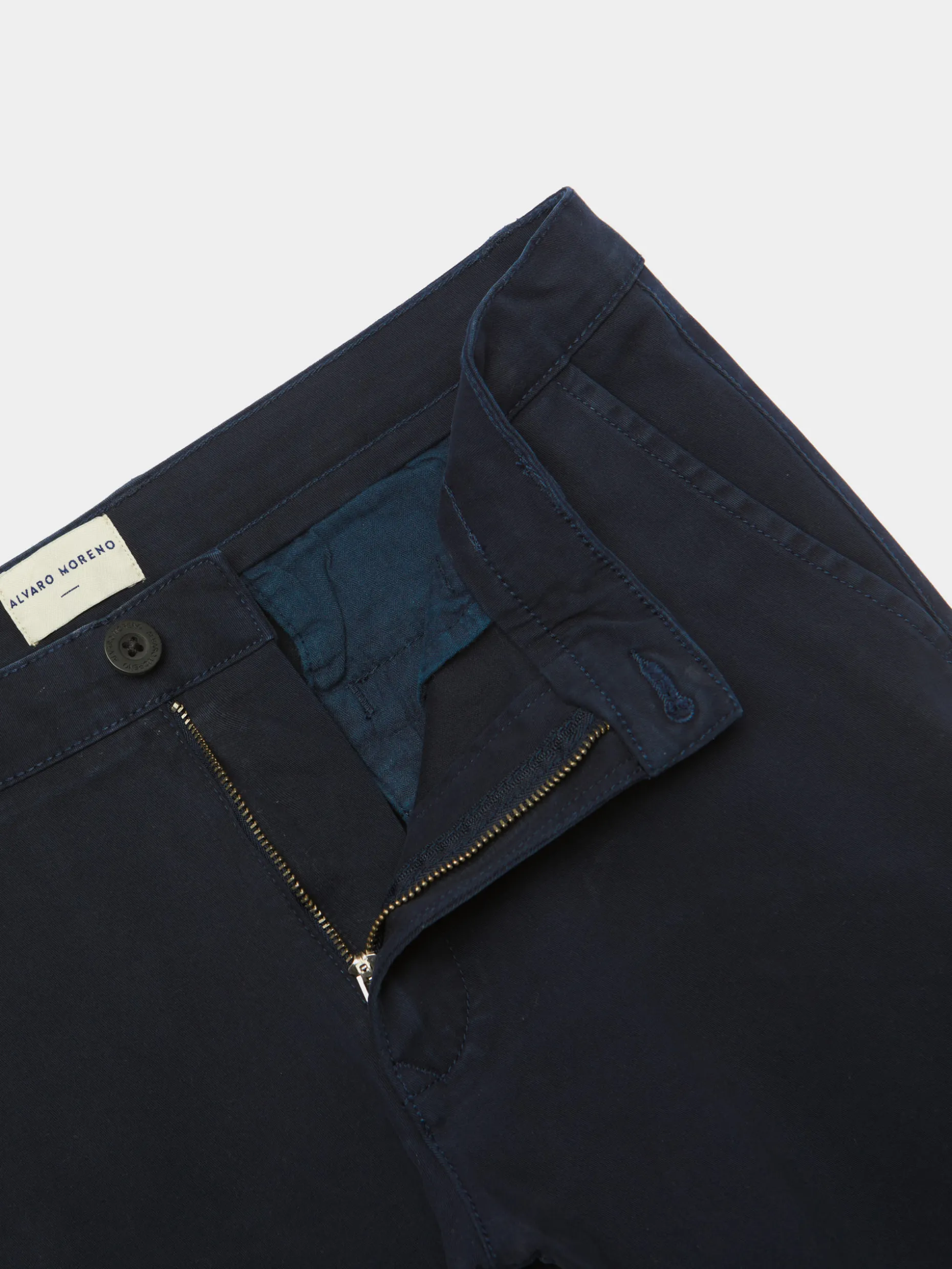 Pantaloni Chino Uomo Confortevoli, Tessuto Morbido e Resistente - Modelli Casual Eleganti per Primavera/Estate 2024 | Collezione Alvaro Moreno con Sconti Esclusivi
