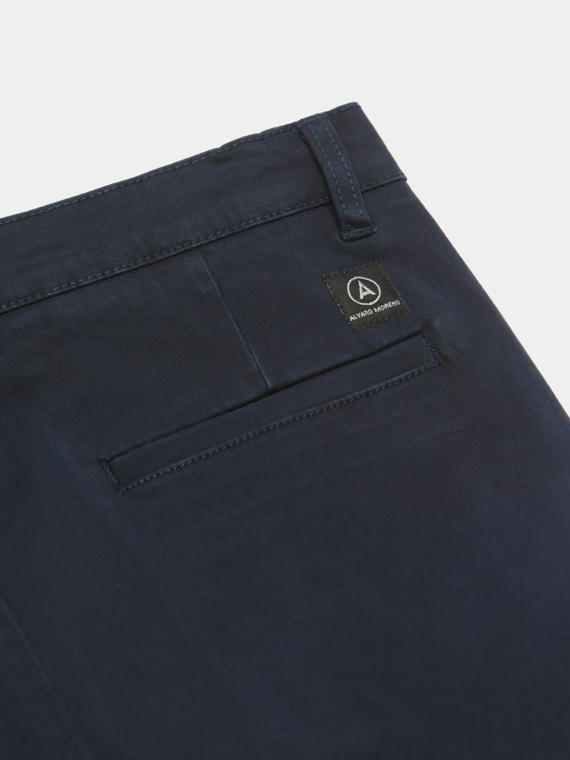 Pantaloni Chino Uomo Confortevoli, Tessuto Morbido e Resistente - Modelli Casual Eleganti per Primavera/Estate 2024 | Collezione Alvaro Moreno con Sconti Esclusivi