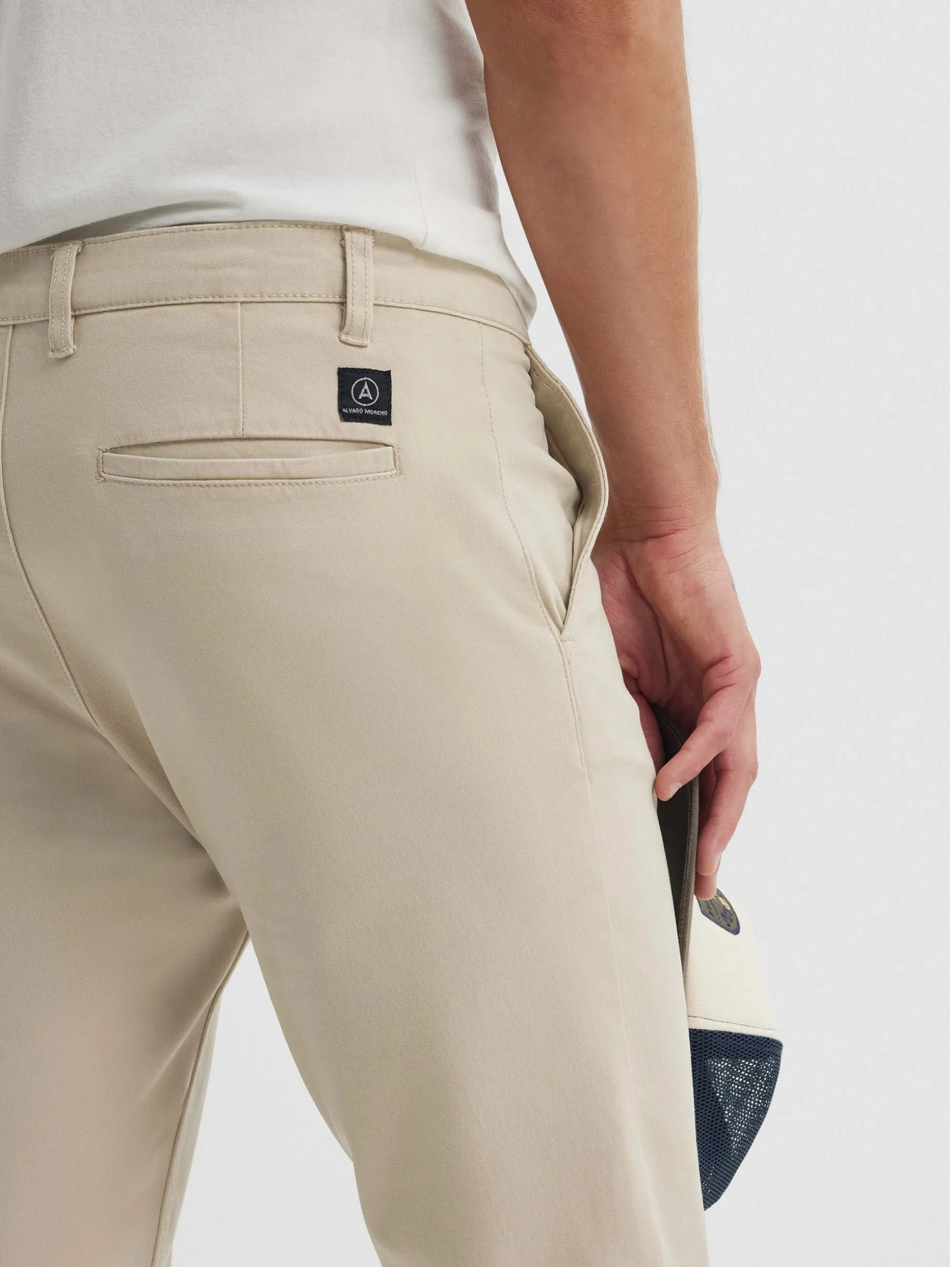 Pantaloni Chino Confortevoli Uomo - Modello Classico di Alvaro Moreno