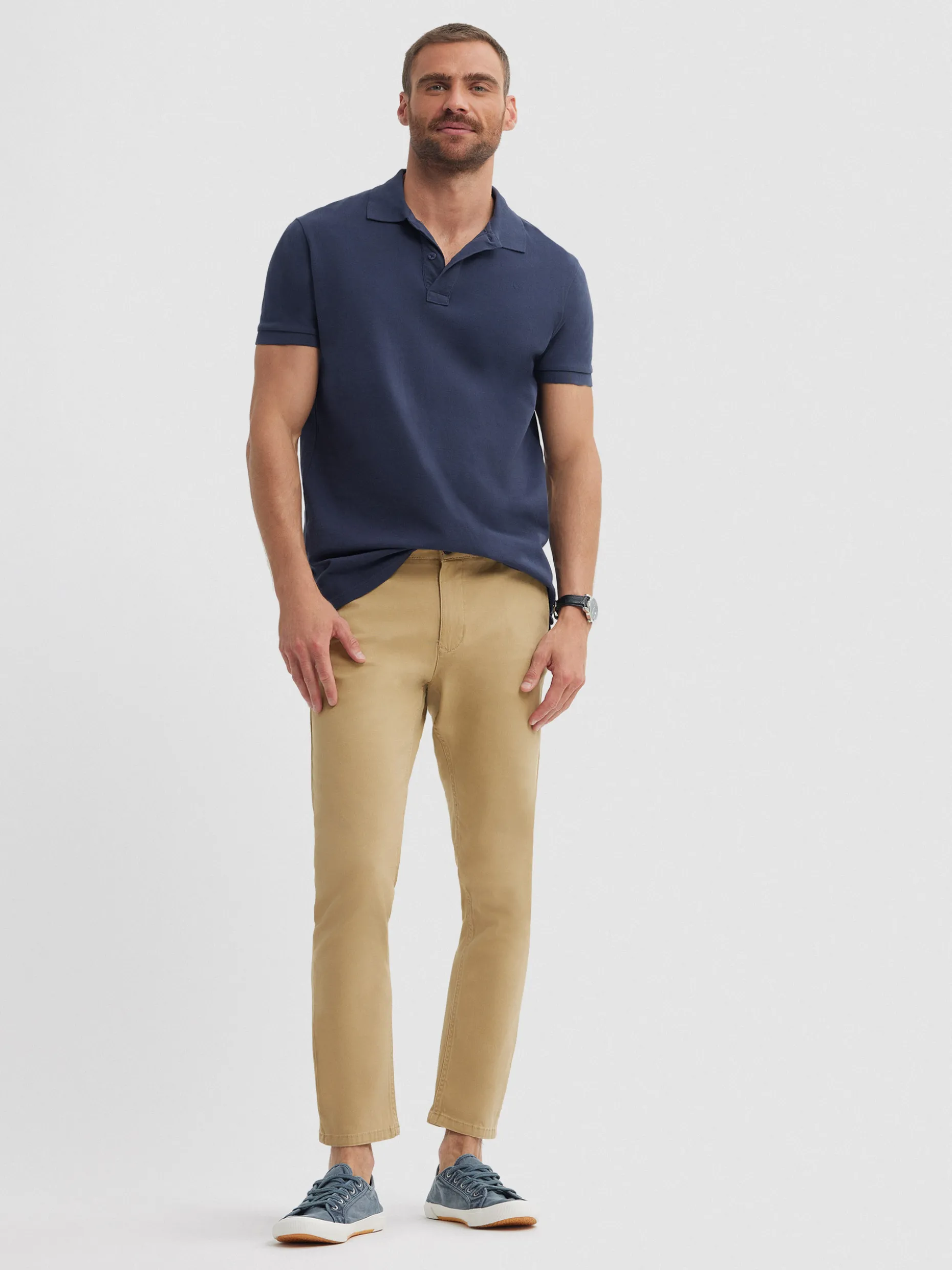 Pantaloni Chino Relax Fit: Comodità Quotidiana e Stile Senza Tempo - Collezione Alvaro Moreno Outlet