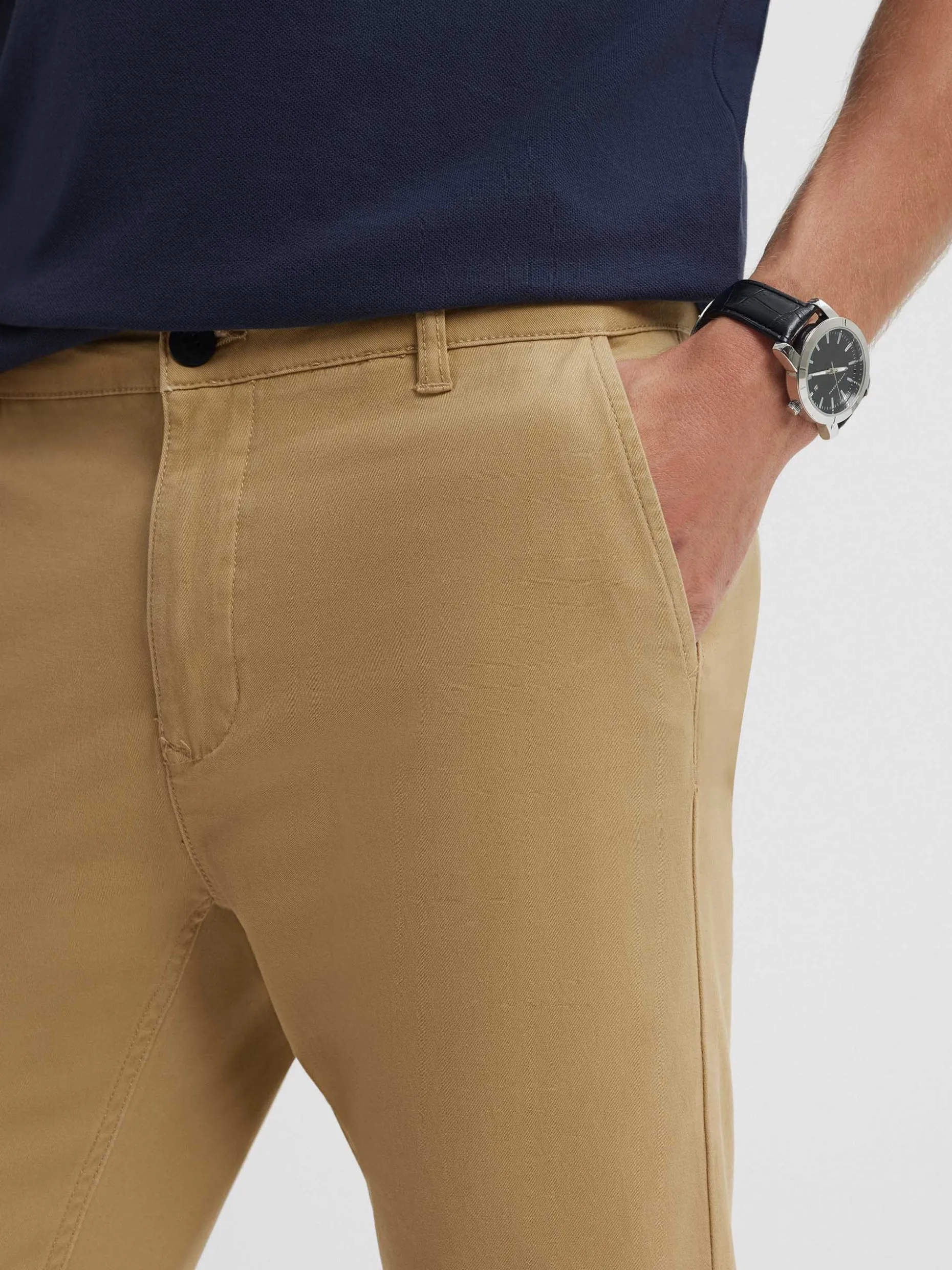 Pantaloni Chino Relax Fit: Comodità Quotidiana e Stile Senza Tempo - Collezione Alvaro Moreno Outlet