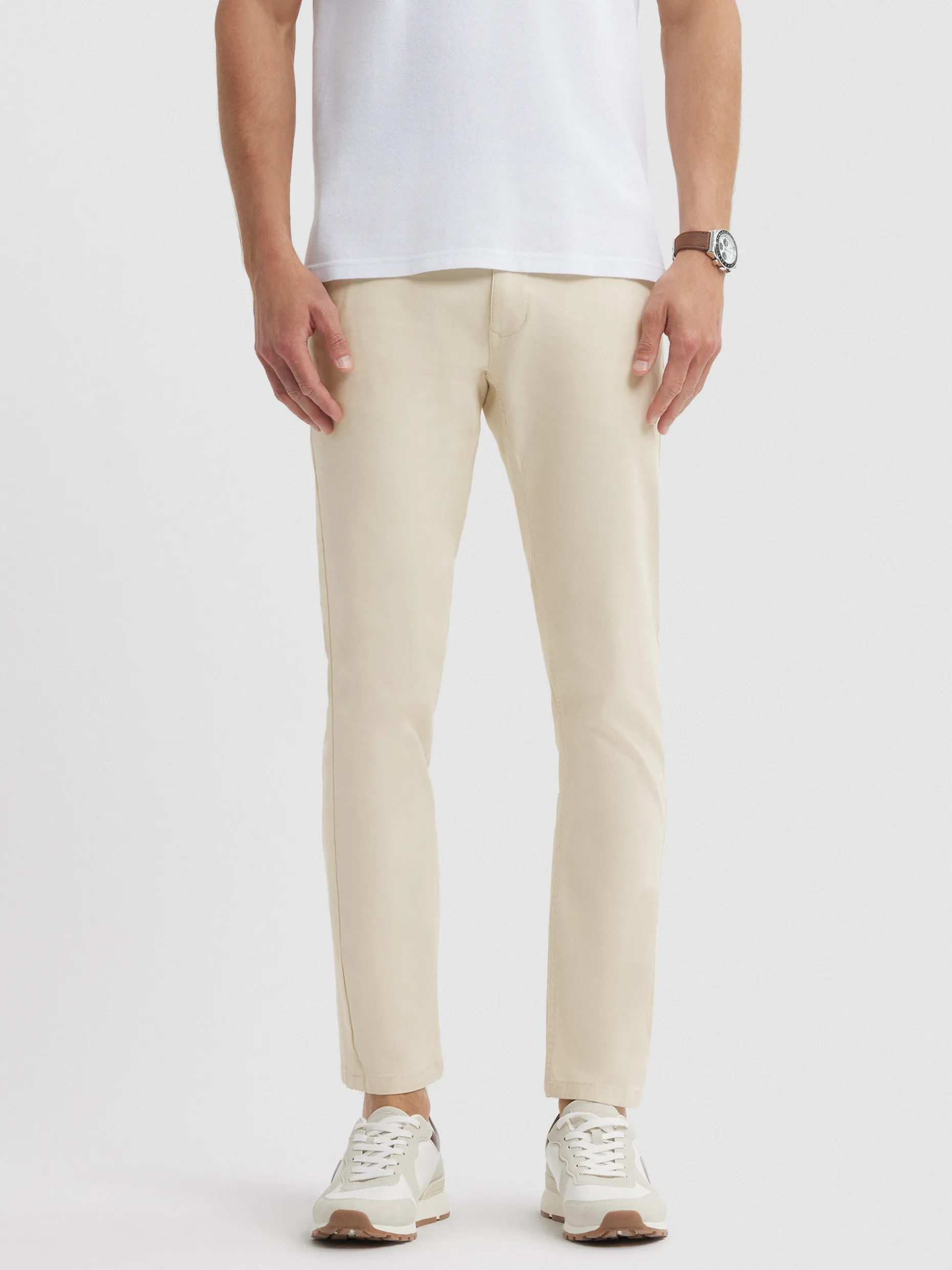 Pantaloni Chino Comodi ed Elastici - Stile Casual di Alvaro Moreno con Prezzo Imbattibile | Tessuto Traspirante e Taglio Moderno, Ideali per Tutto il Giorno | Garanzia di Qualità e Vestibilità Perfetta 

(Scopri il Massimo del Conforto con la Nostra Collezione Esclusiva)