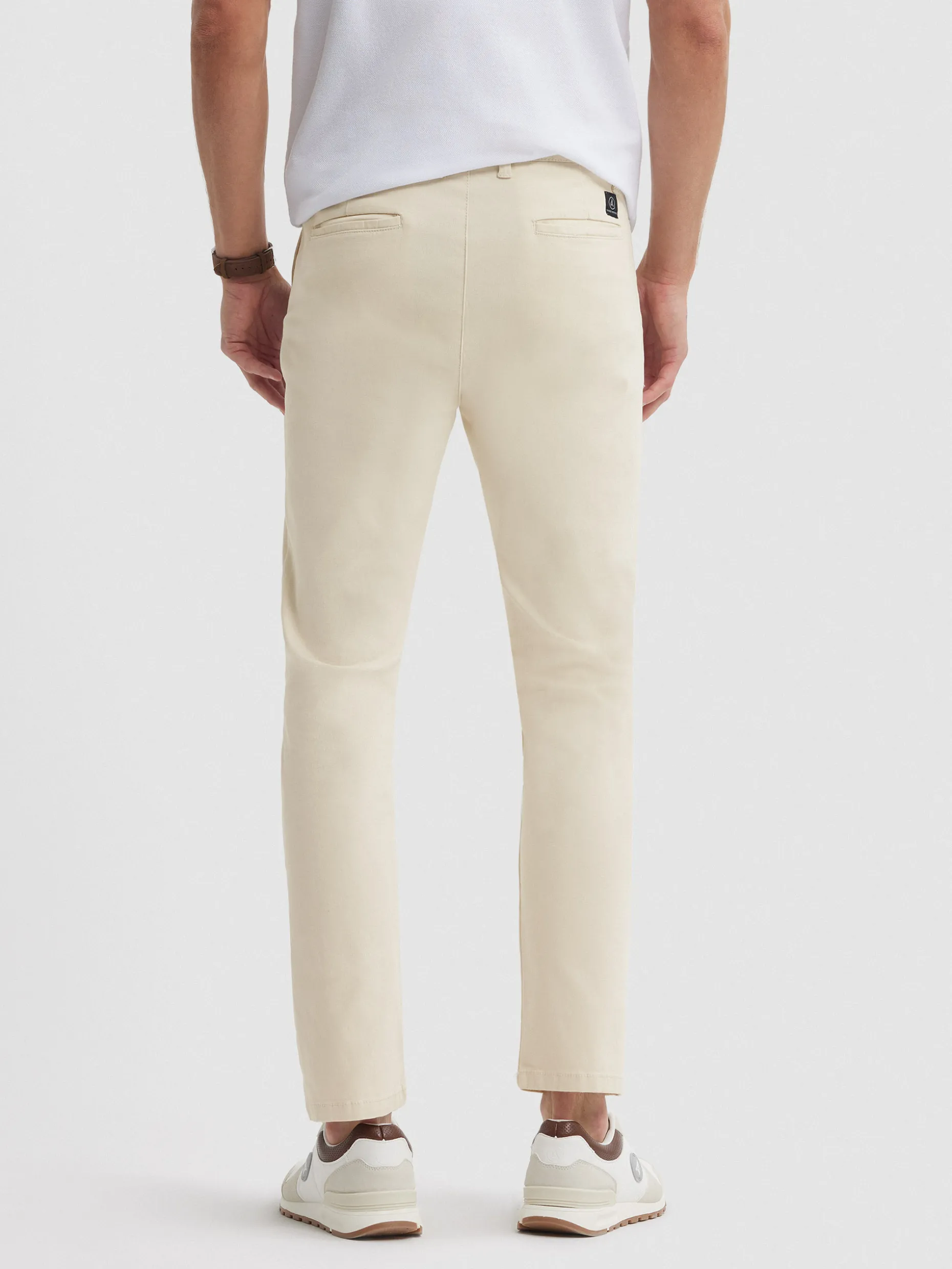 Pantaloni Chino Comodi ed Elastici - Stile Casual di Alvaro Moreno con Prezzo Imbattibile | Tessuto Traspirante e Taglio Moderno, Ideali per Tutto il Giorno | Garanzia di Qualità e Vestibilità Perfetta 

(Scopri il Massimo del Conforto con la Nostra Collezione Esclusiva)