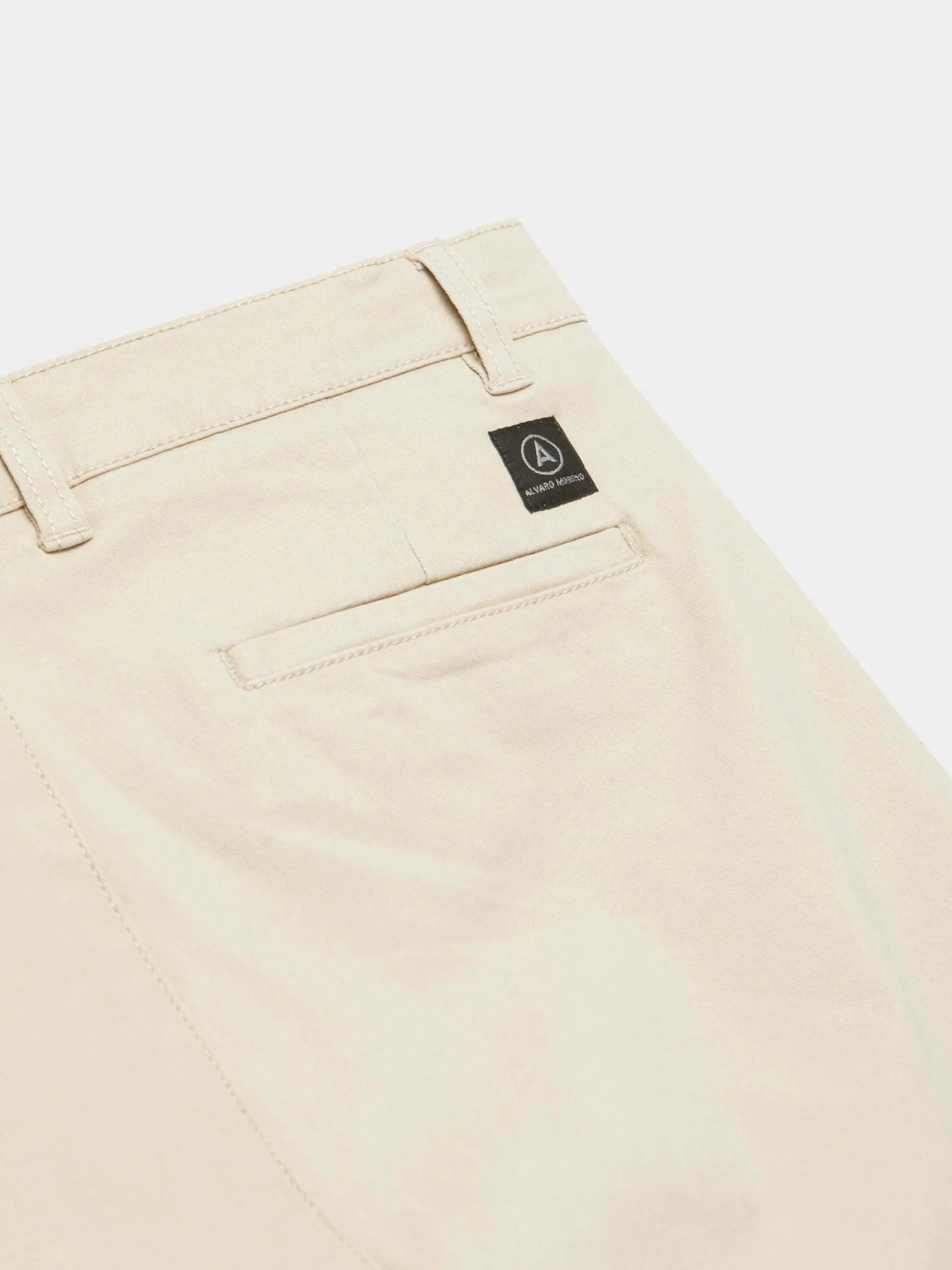Pantaloni Chino Comodi ed Elastici - Stile Casual di Alvaro Moreno con Prezzo Imbattibile | Tessuto Traspirante e Taglio Moderno, Ideali per Tutto il Giorno | Garanzia di Qualità e Vestibilità Perfetta 

(Scopri il Massimo del Conforto con la Nostra Collezione Esclusiva)