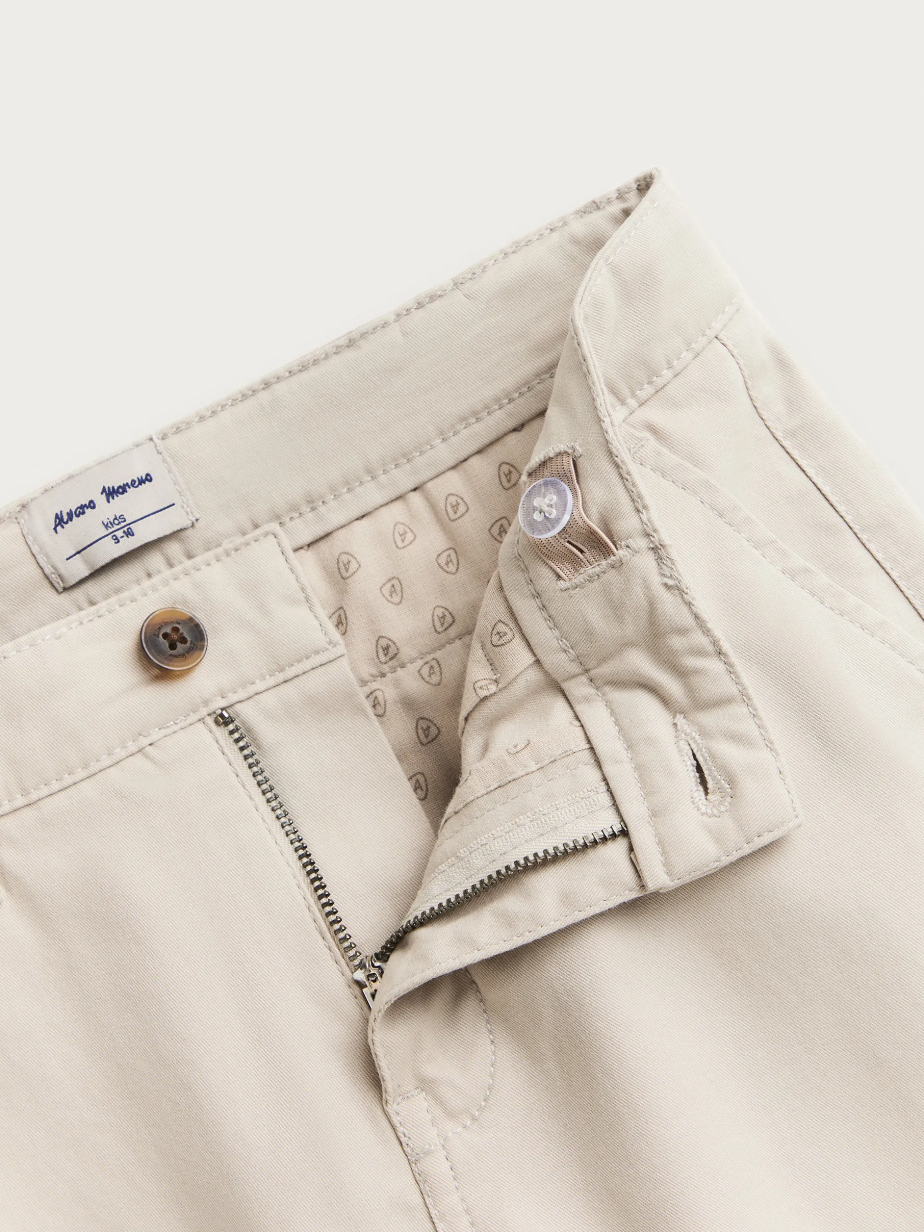 Pantaloni Chino Casual Eleganti per Ragazzi - Confortevoli e Stilizzati di Alvaro Moreno