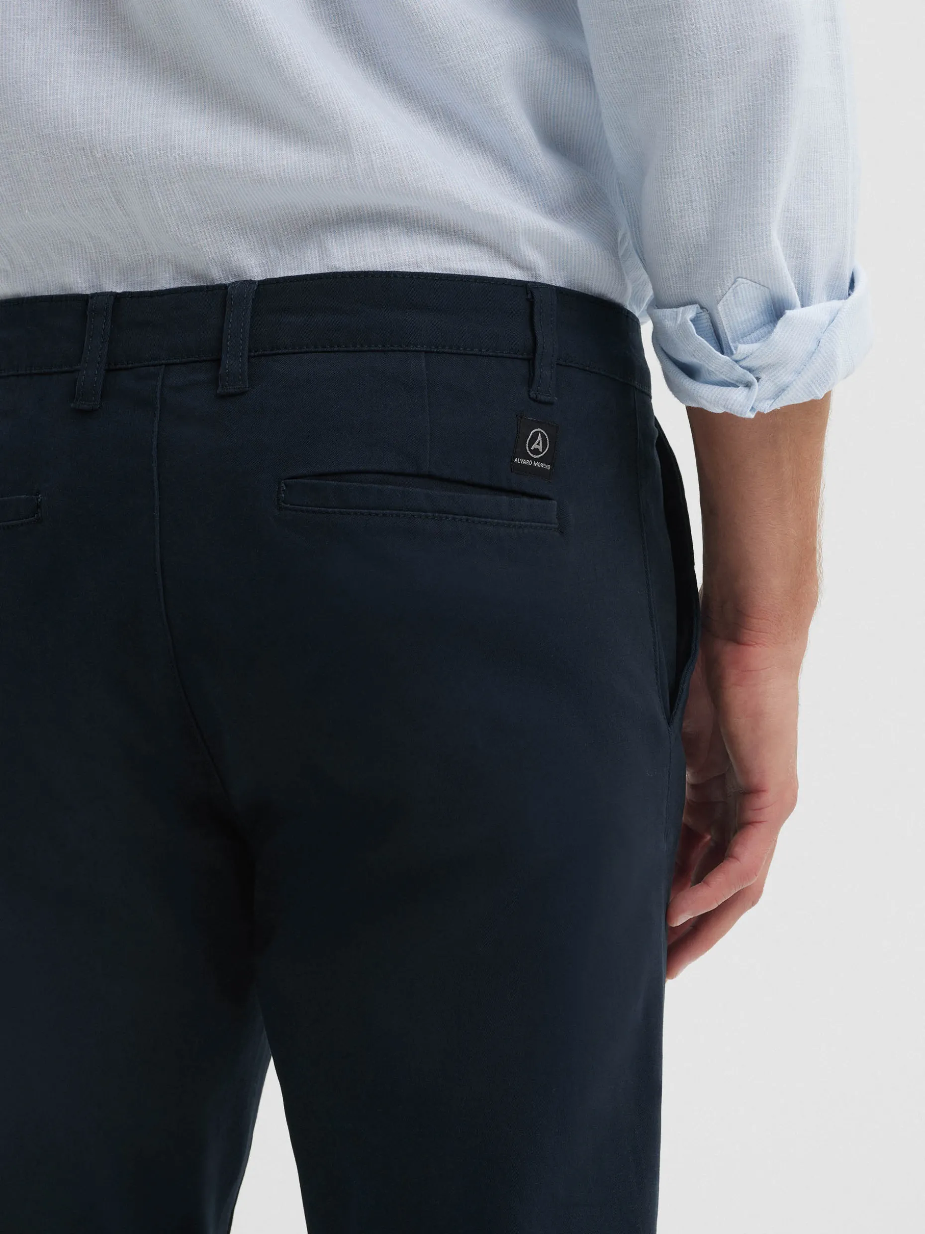 Pantaloni Chino Slim Fit Eleganti - Conforto Moderno a Prezzo Accessibile | Alvaro Moreno