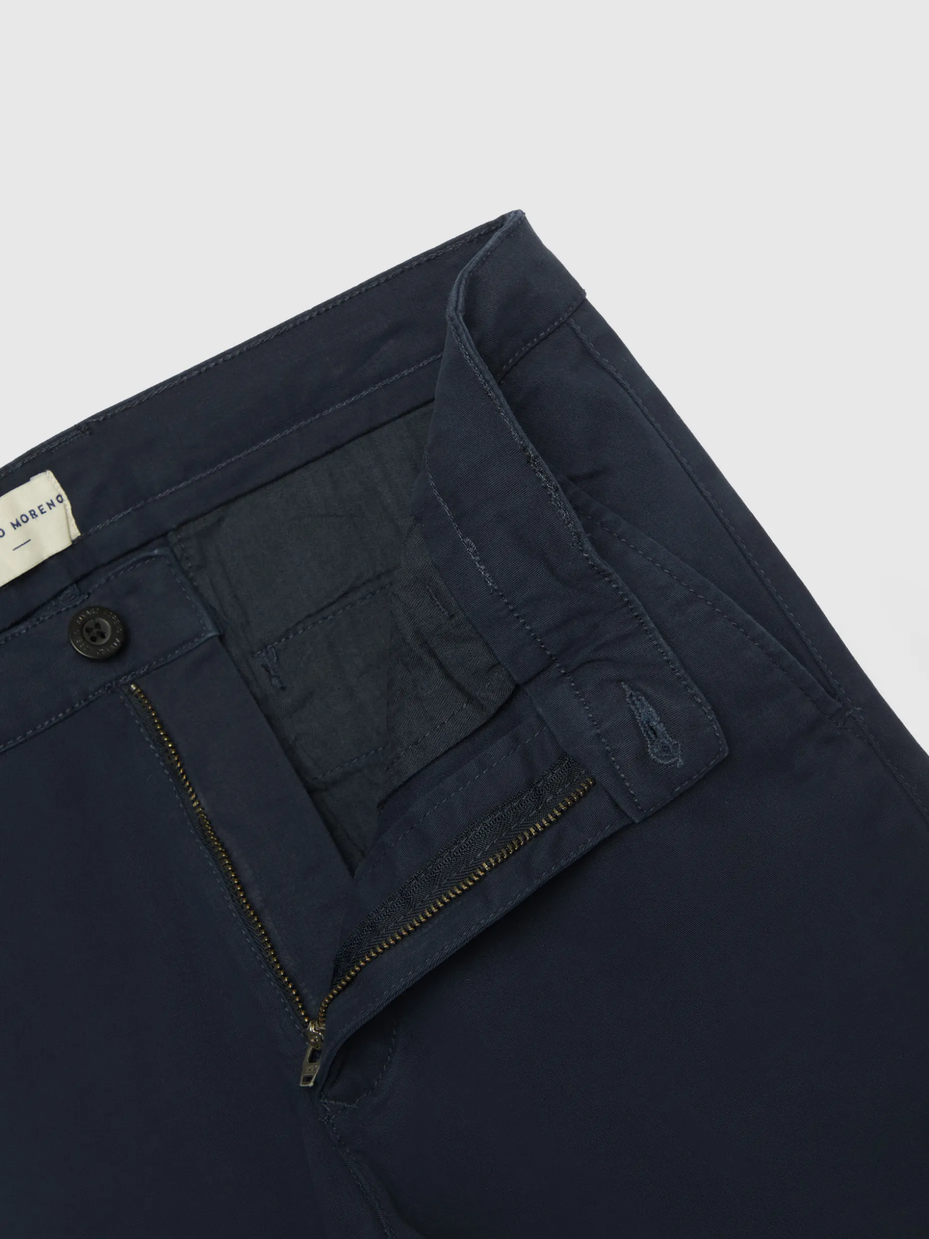 Pantaloni Chino Slim Fit Eleganti - Conforto Moderno a Prezzo Accessibile | Alvaro Moreno