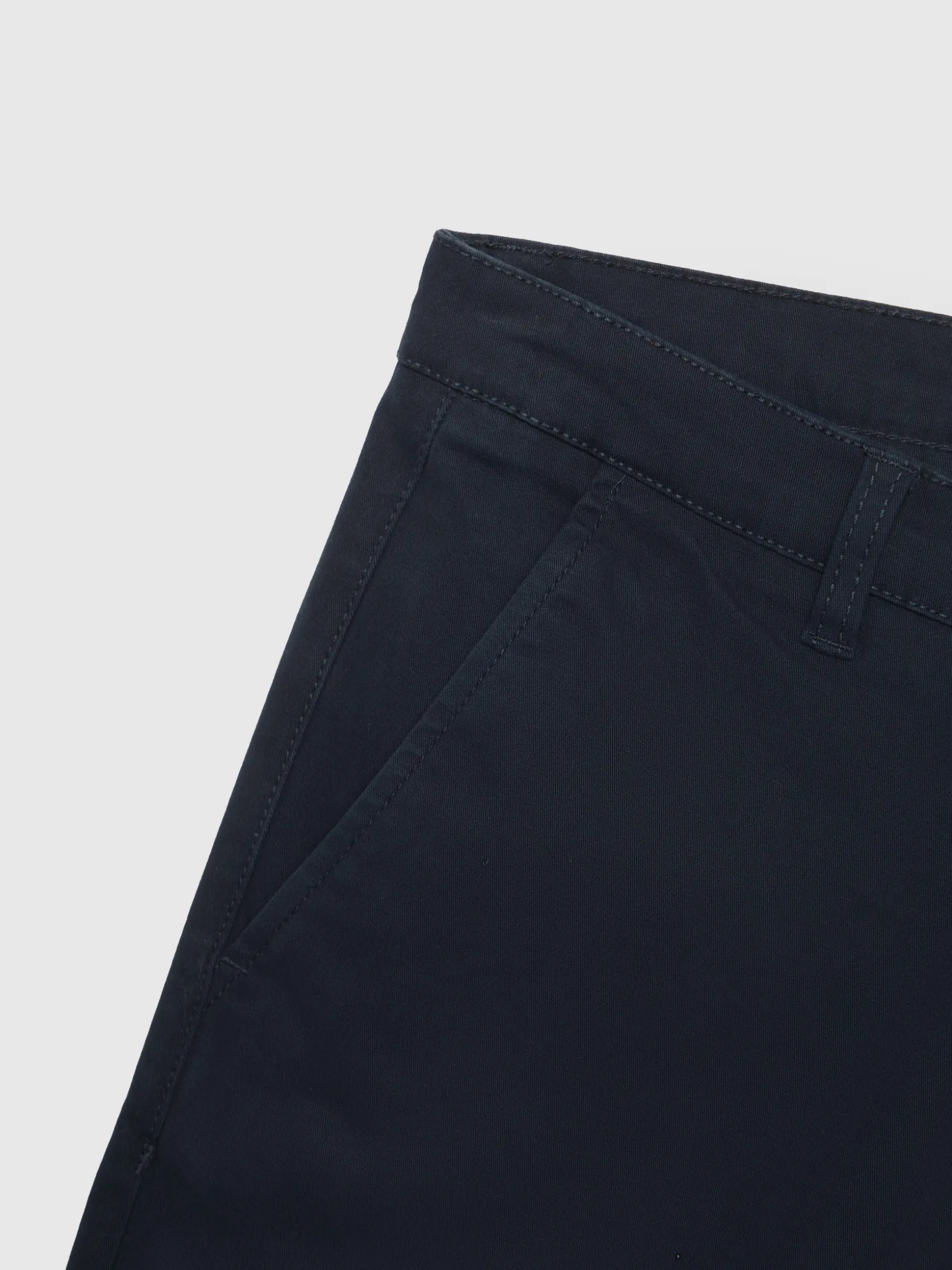 Pantaloni Chino Slim Fit Eleganti - Conforto Moderno a Prezzo Accessibile | Alvaro Moreno