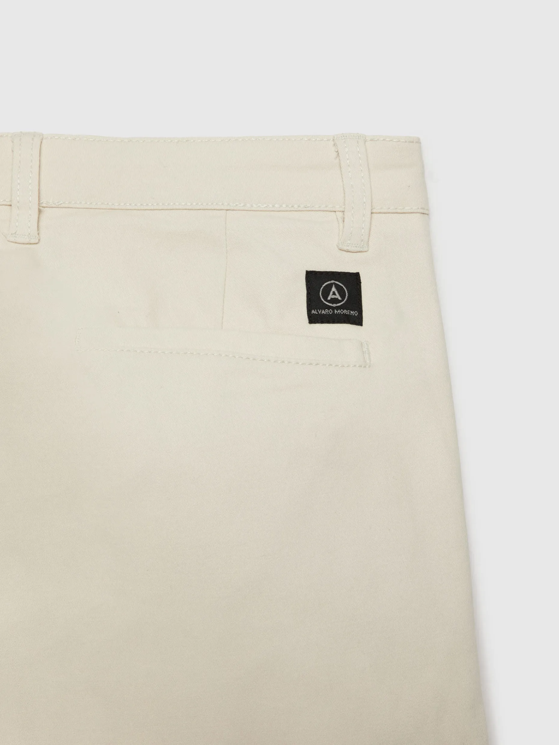 Pantaloni Chino Comodi e Moderni - Taglio Slim Premium | Promozione Alvaro Moreno

(：，，，，，SEO)