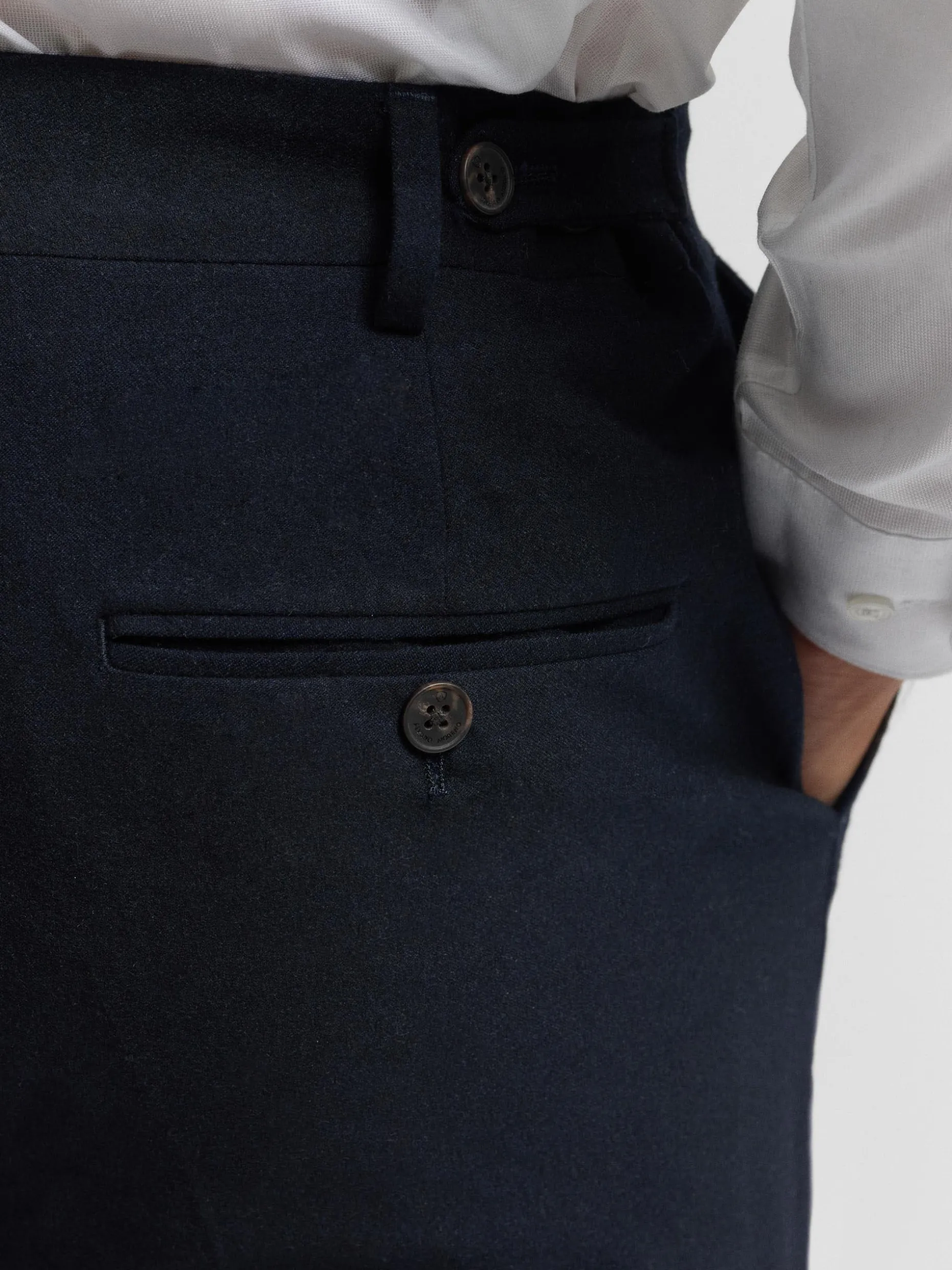 Pantaloni Classici in Tessuto Twill di Alvaro Moreno - Scelta Top con Confezione Elegante