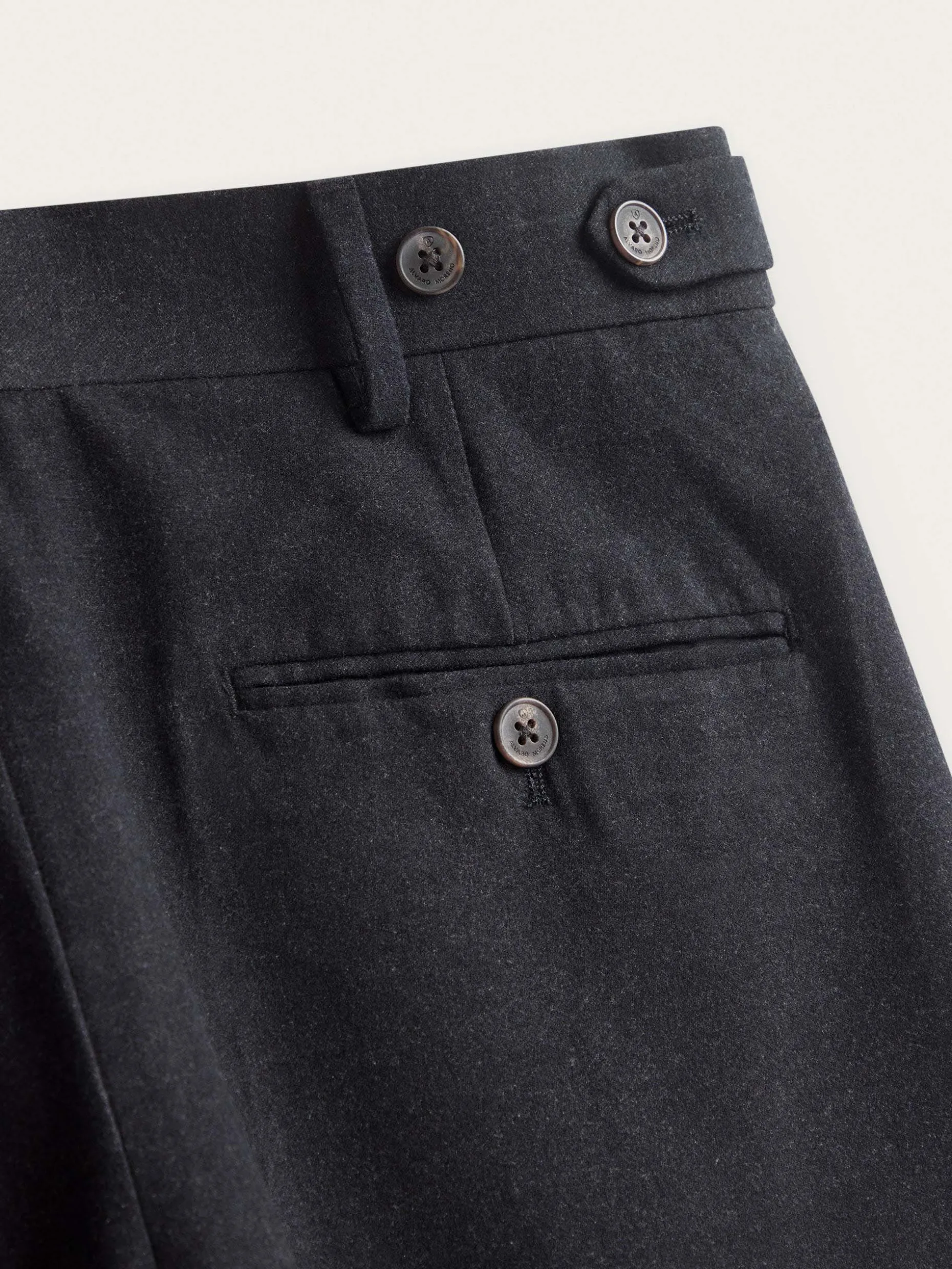 Pantaloni Classici in Tela Twill Alvaro Moreno - Ultime Occasioni Stile Senza Tempo