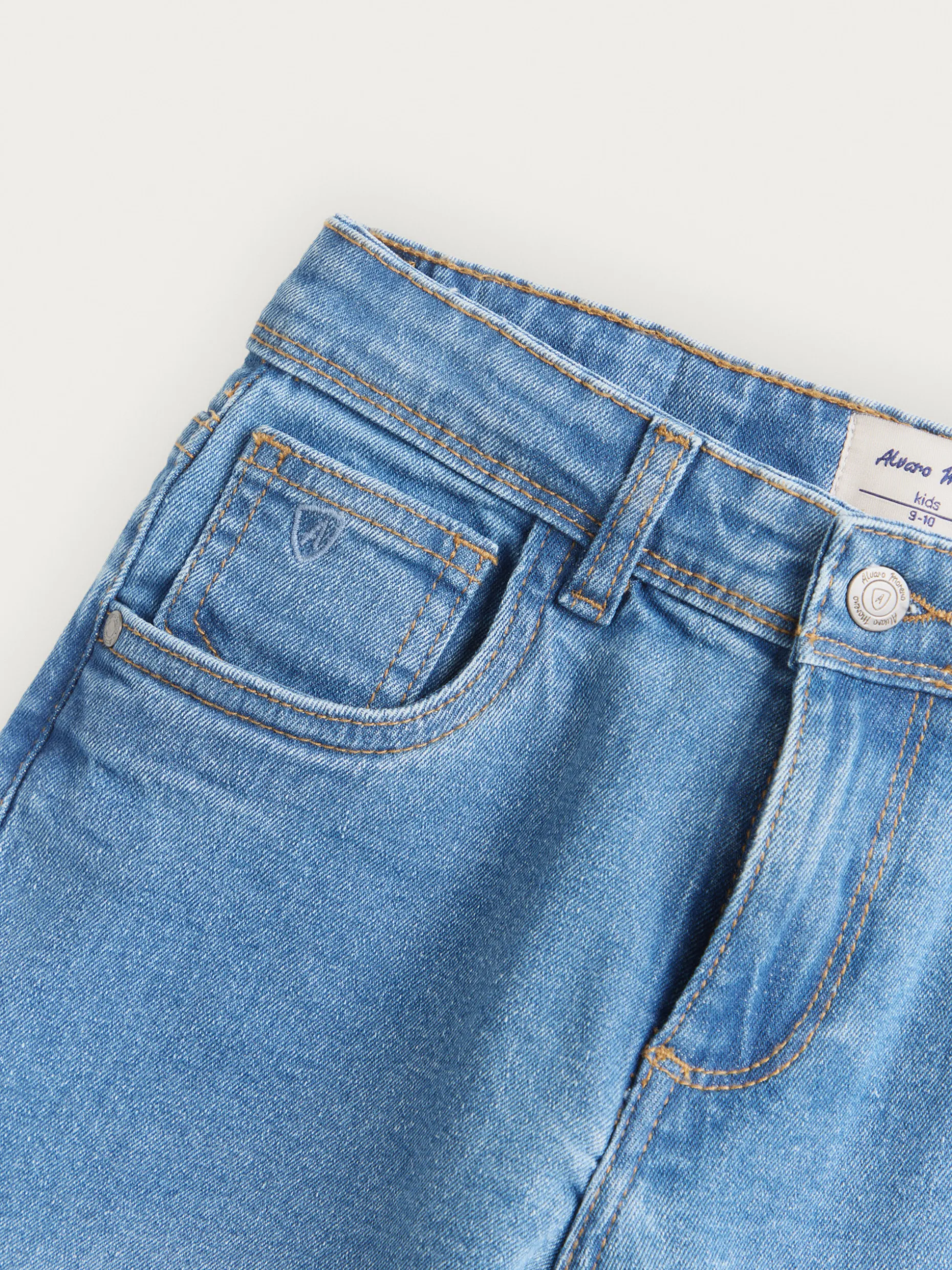 Alvaro Moreno: Jeans per Bambini Confortevoli e Stilizzati - Offerta Limitata!