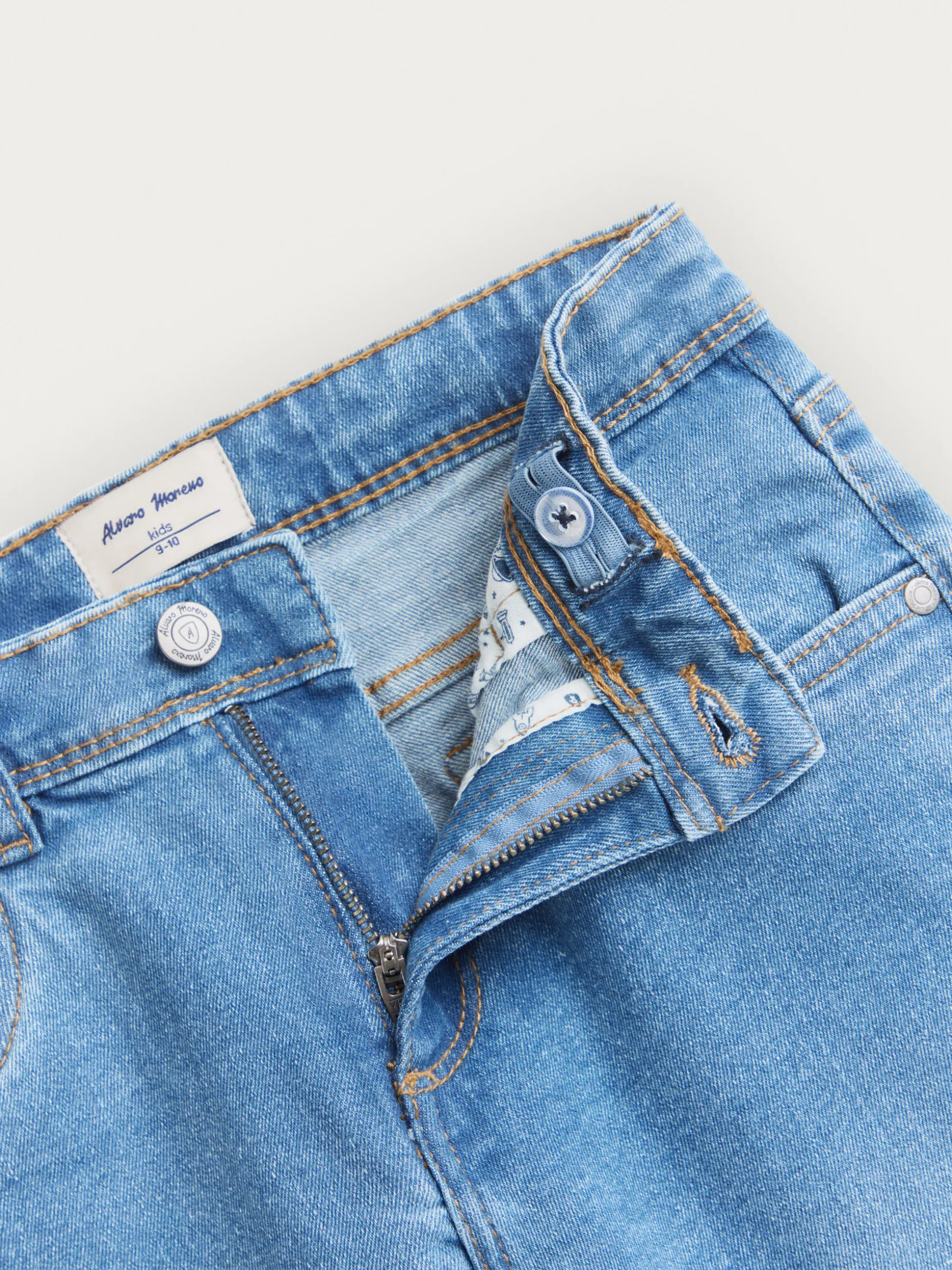 Alvaro Moreno: Jeans per Bambini Confortevoli e Stilizzati - Offerta Limitata!