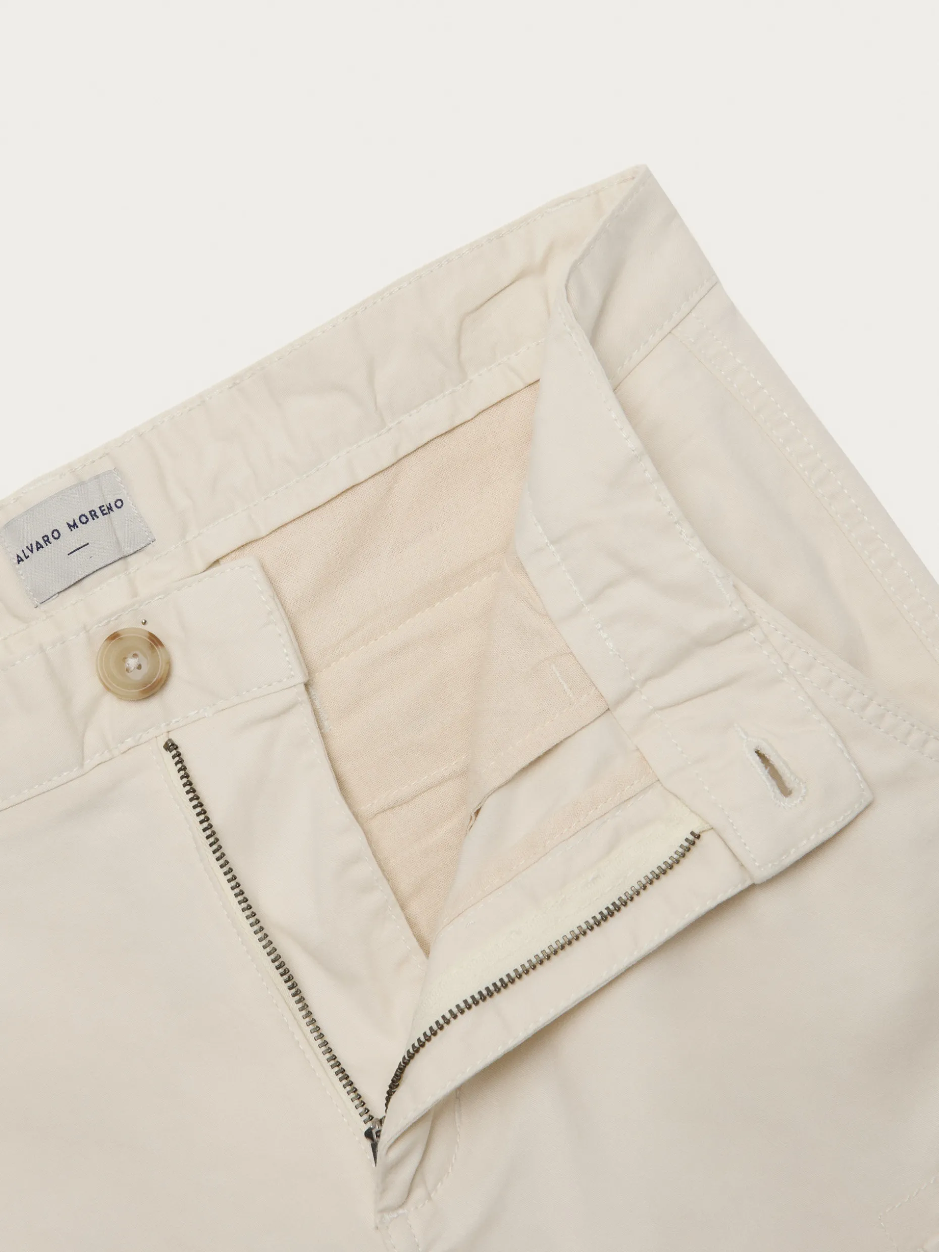 Pantaloni Casual Deserto – Tessuto Leggero e Confortevole, Stile Alvaro Moreno
