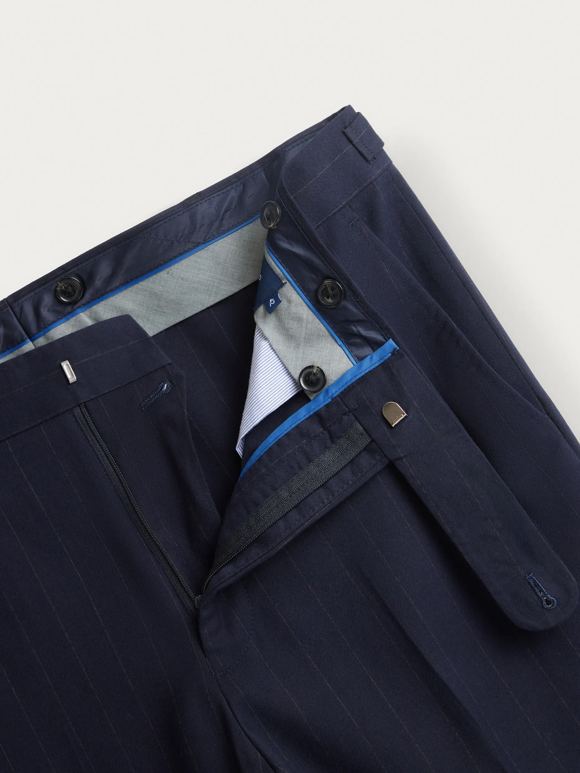Pantaloni Eleganti Duomo - Linea Diplo Design, Ispirati alla Nuova Collezione di Alvaro Moreno. Comfort Moderno e Stile senza Tempo.